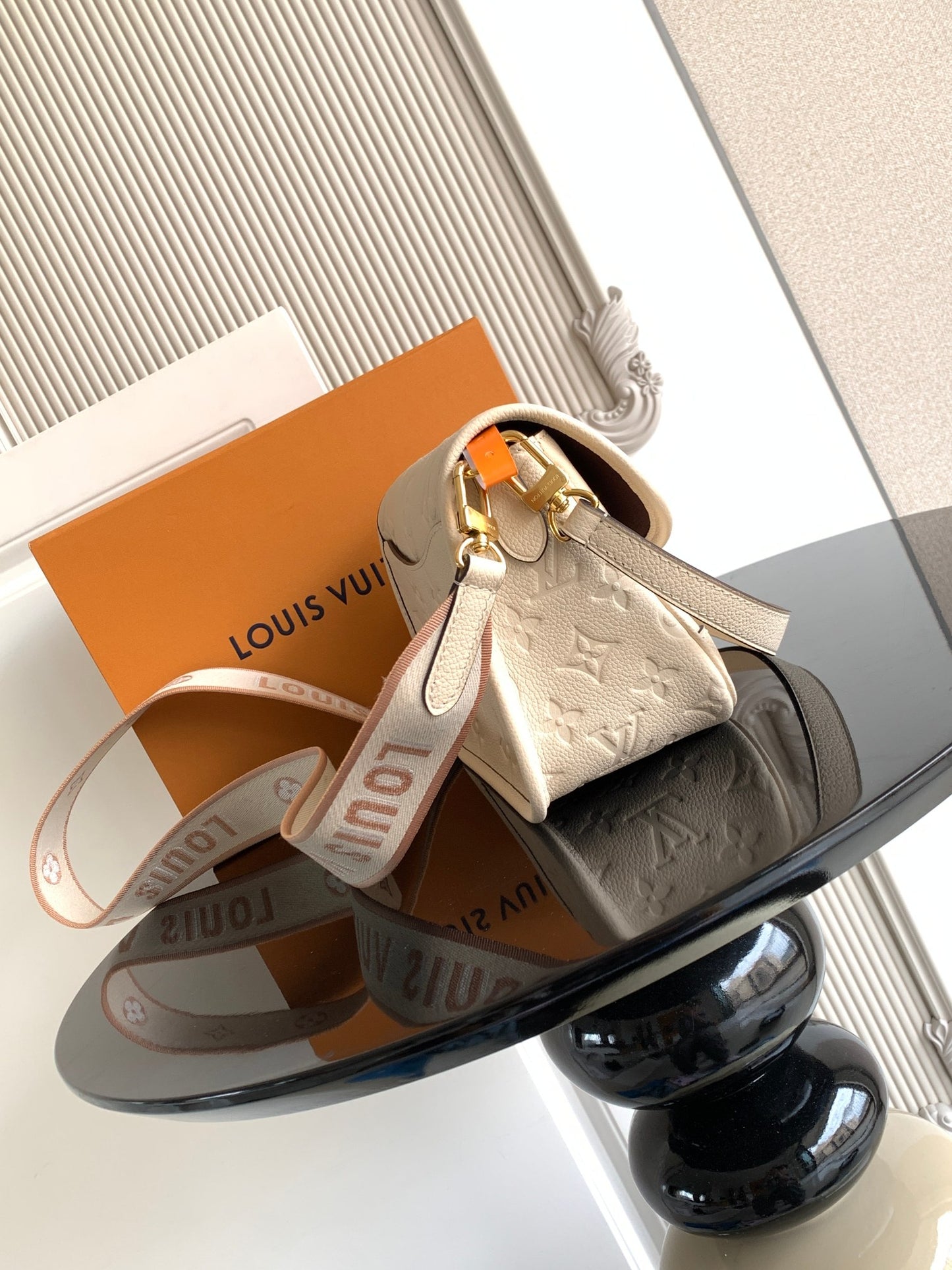 Classic Flap Shoulder Bag M46388