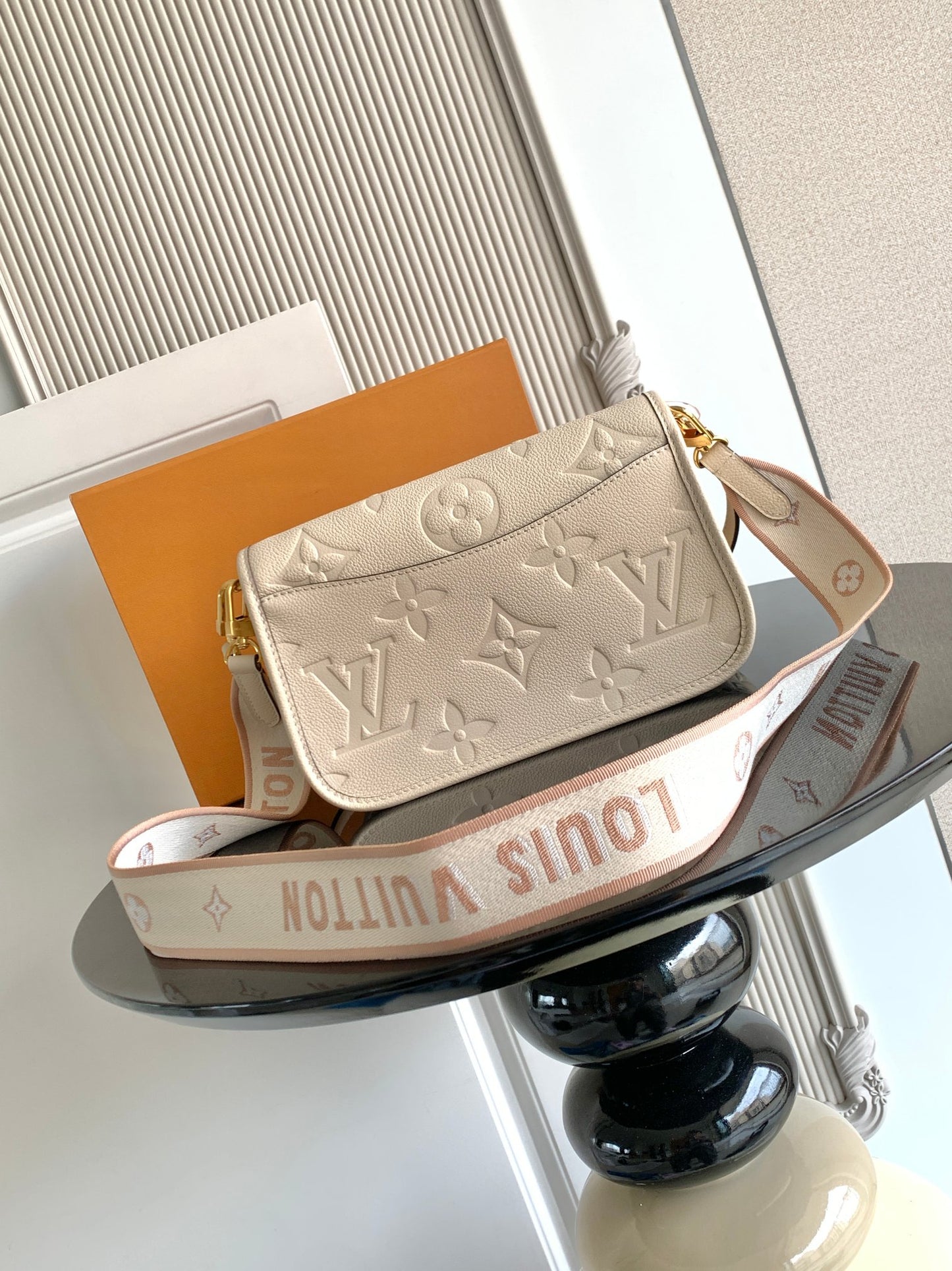 Classic Flap Shoulder Bag M46388