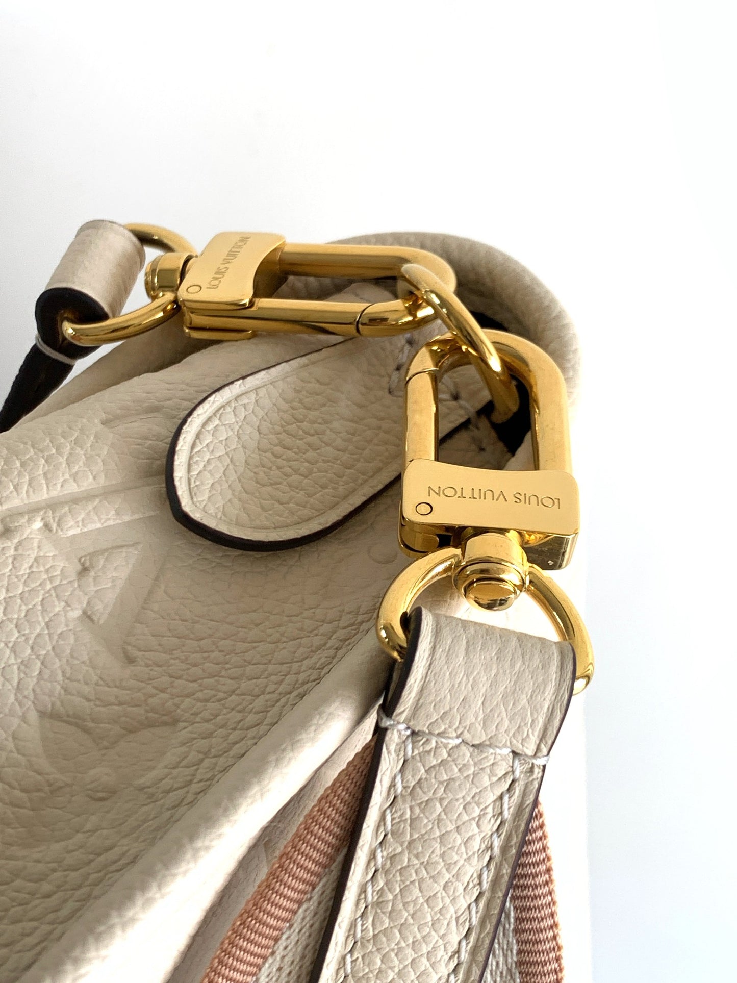 Classic Flap Shoulder Bag M46388