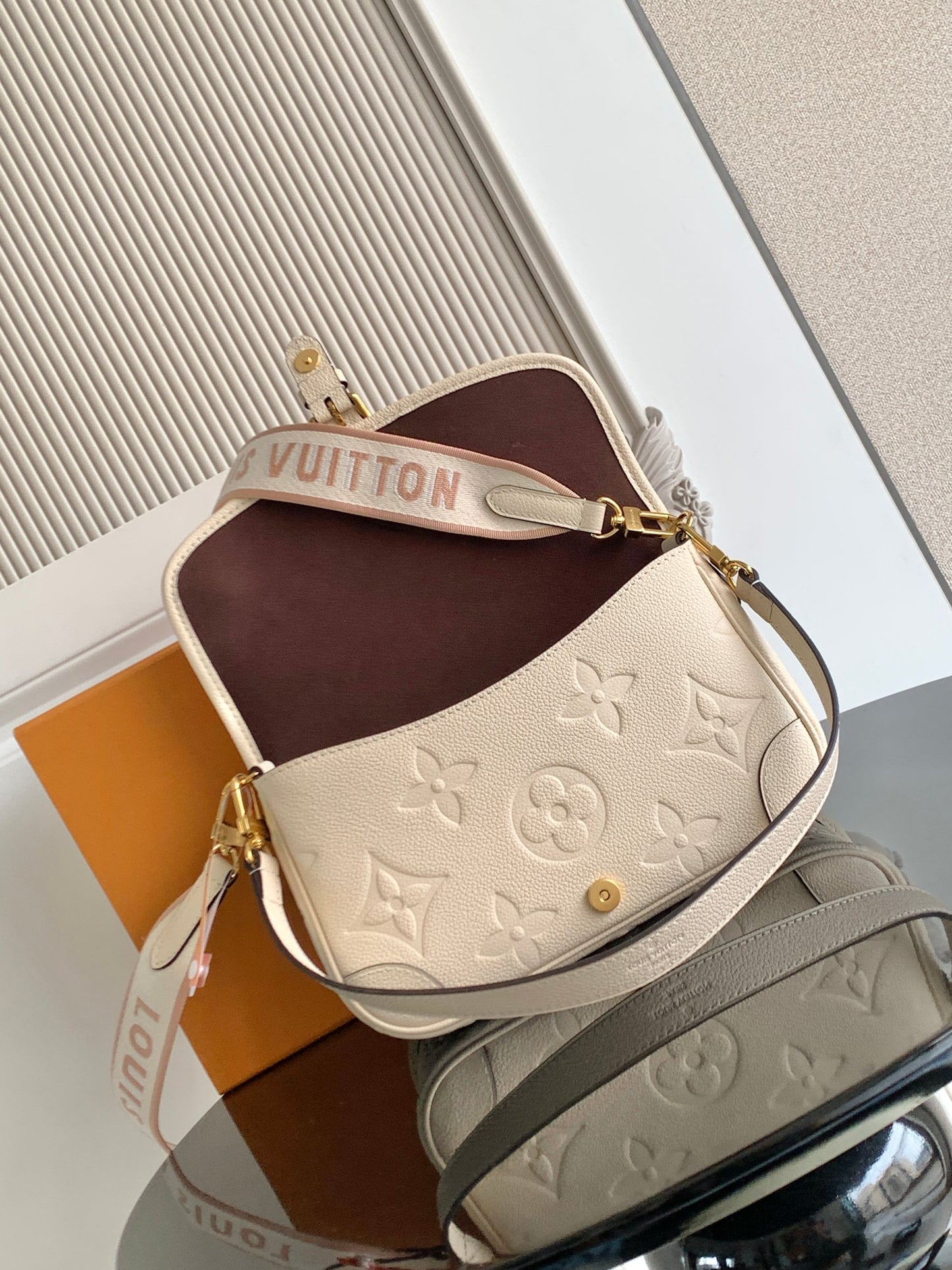 Classic Flap Shoulder Bag M46388