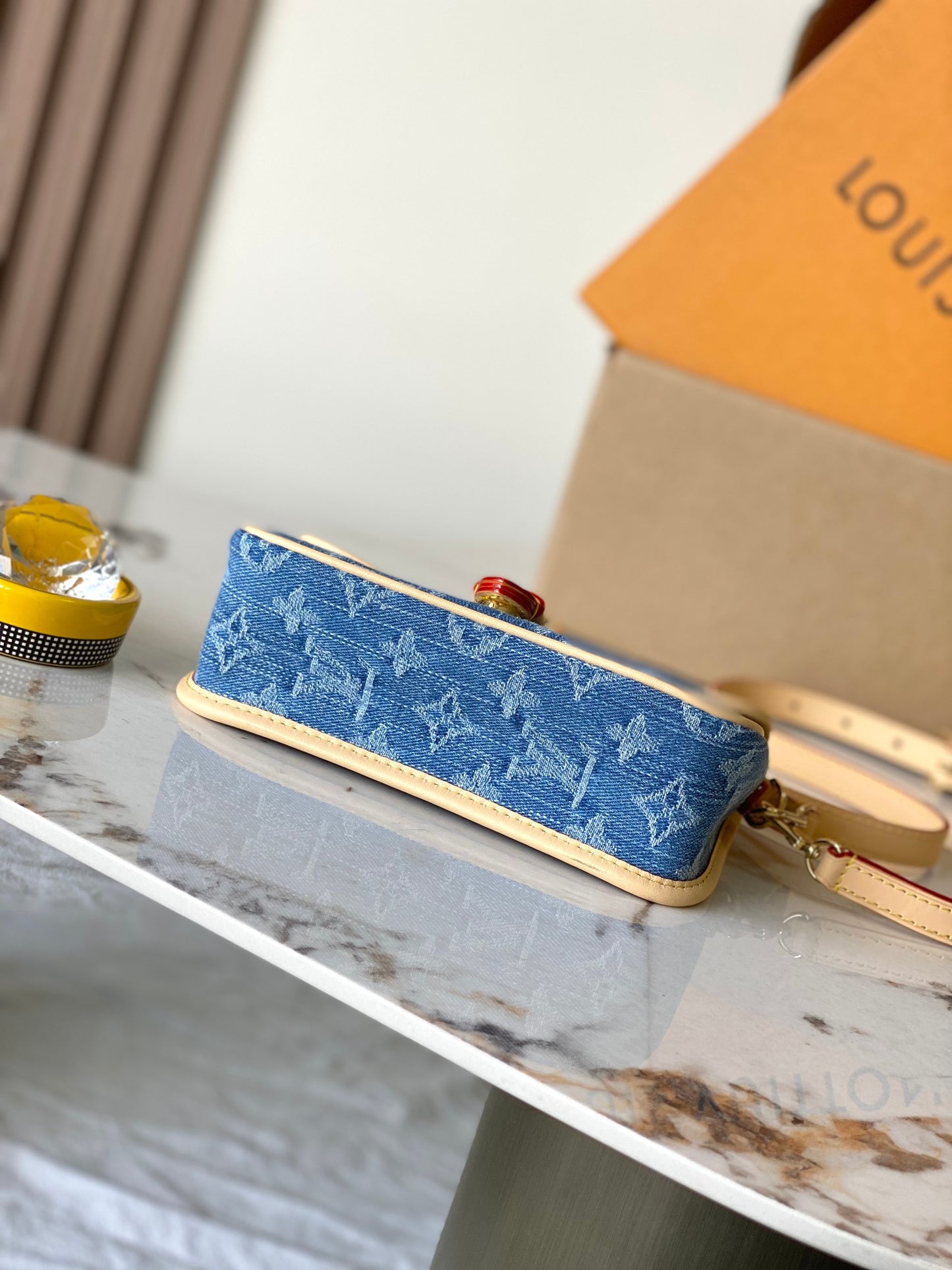 Classic Flap Shoulder Bag Nano M27700