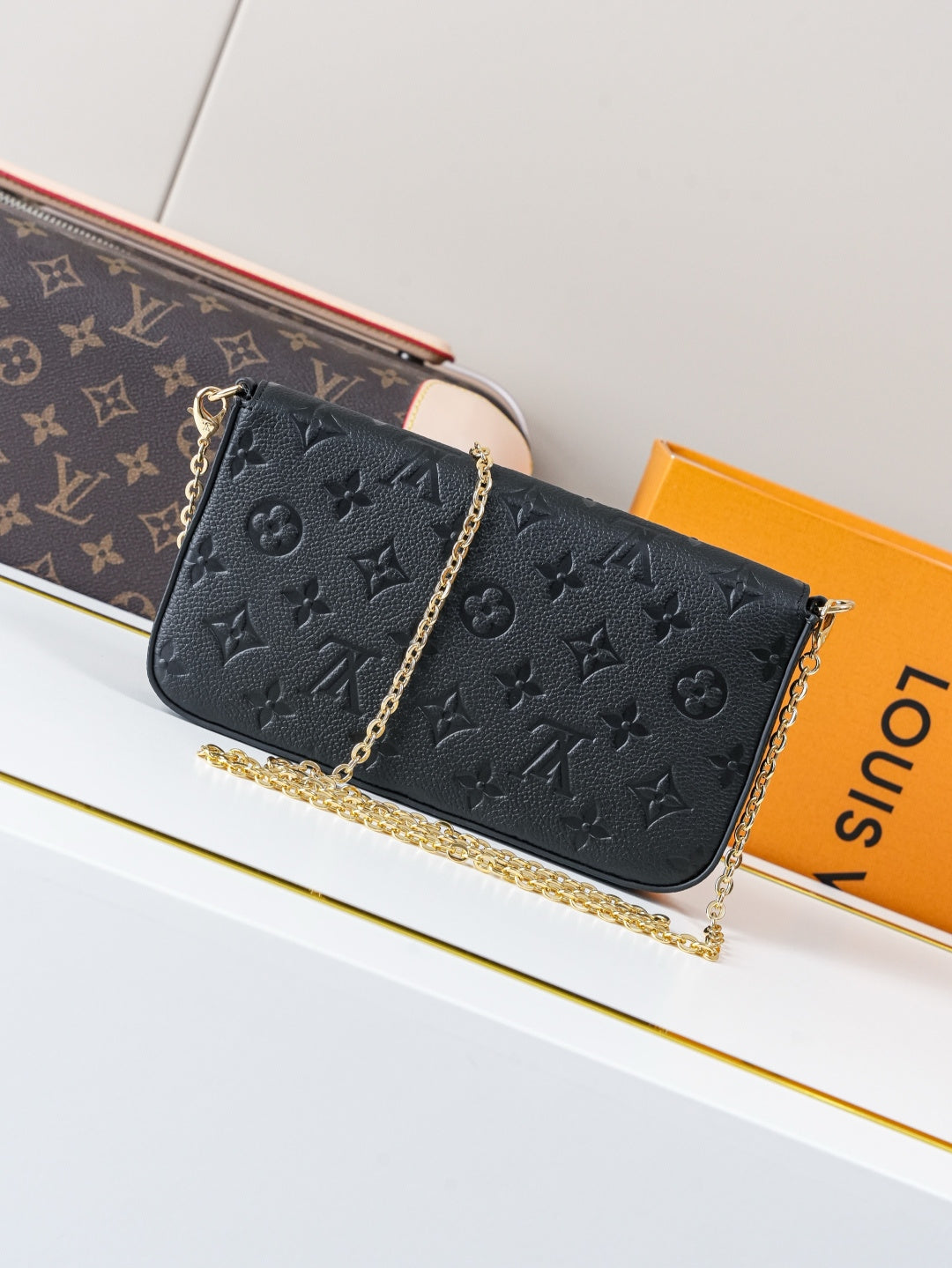 Wallet On Chain M82477
