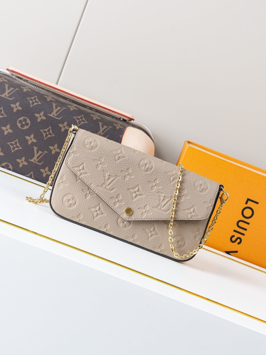 Wallet On Chain M82609