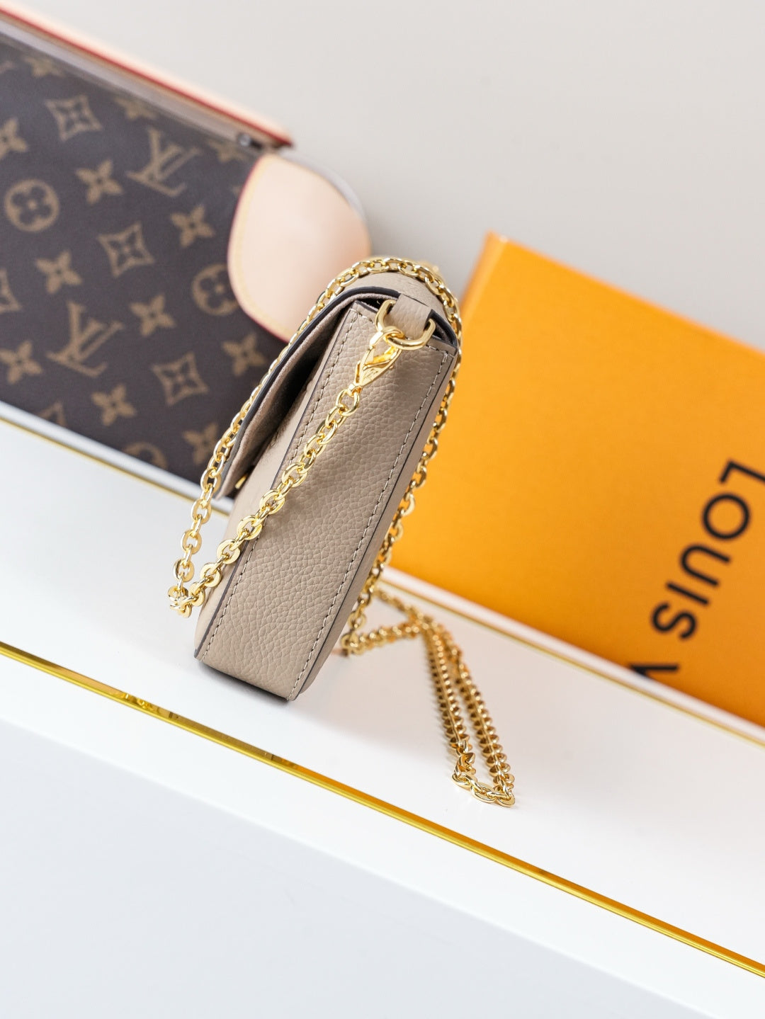 Wallet On Chain M82609