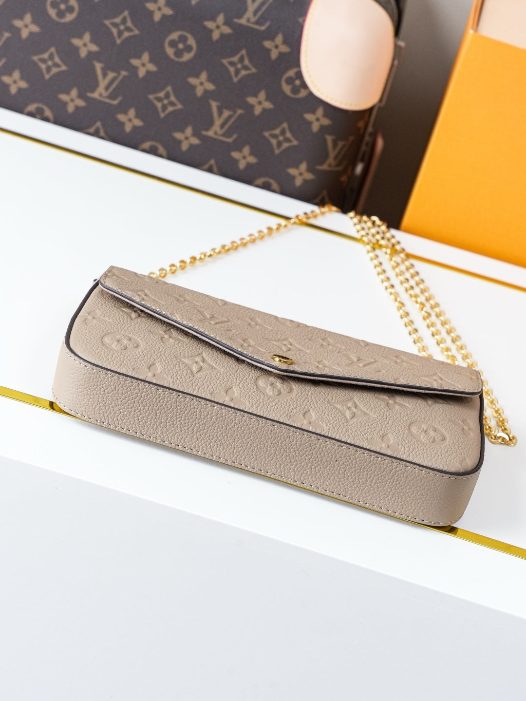 Wallet On Chain M82609