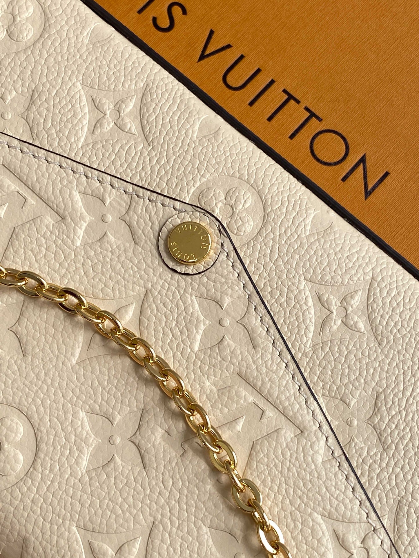 Wallet On Chain M82363