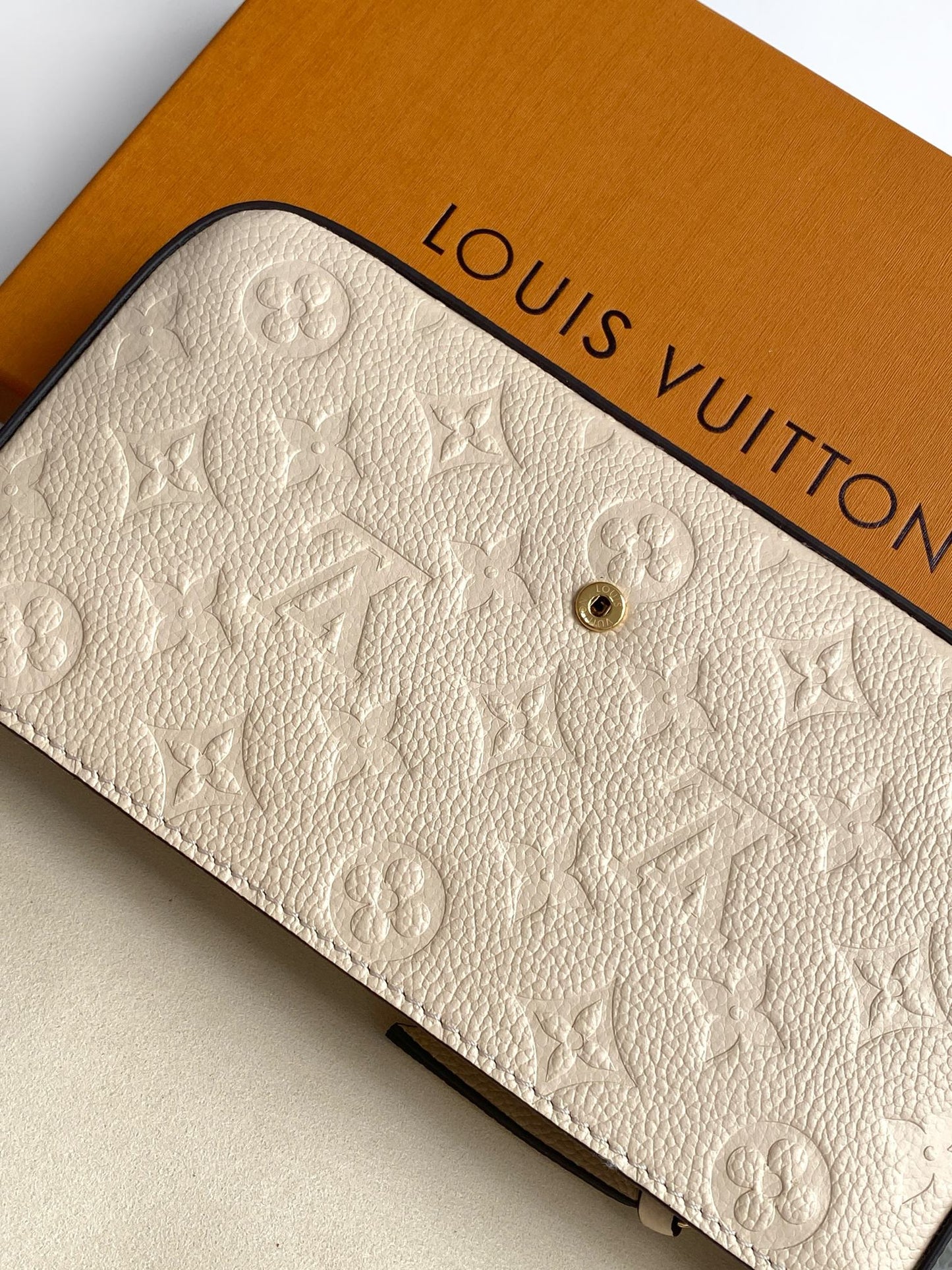 Wallet On Chain M82363