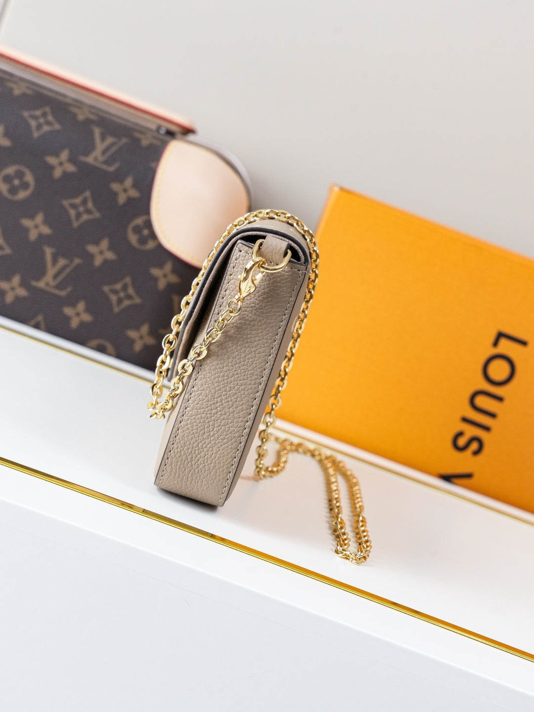 Wallet On Chain M82610