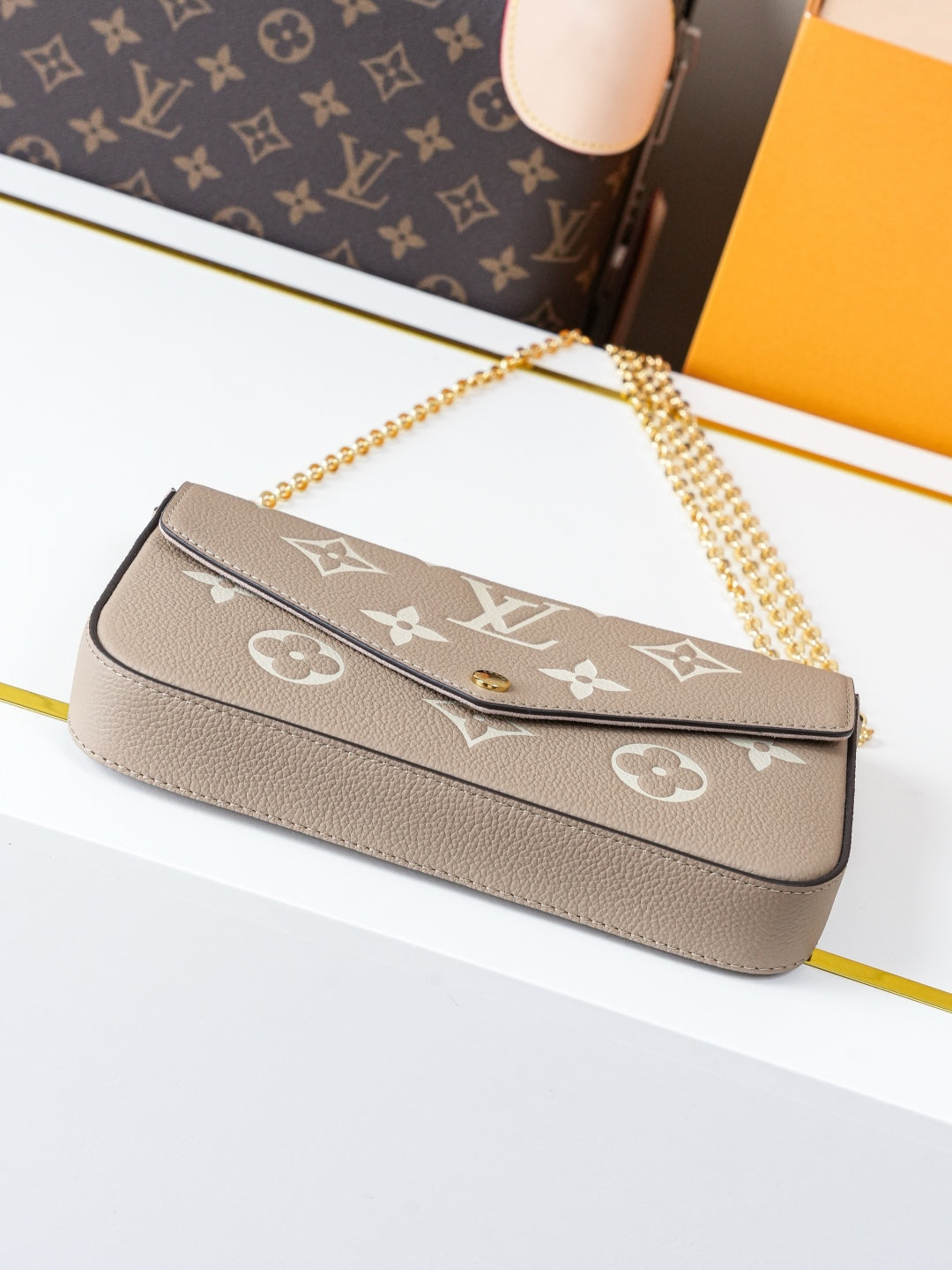 Wallet On Chain M82610