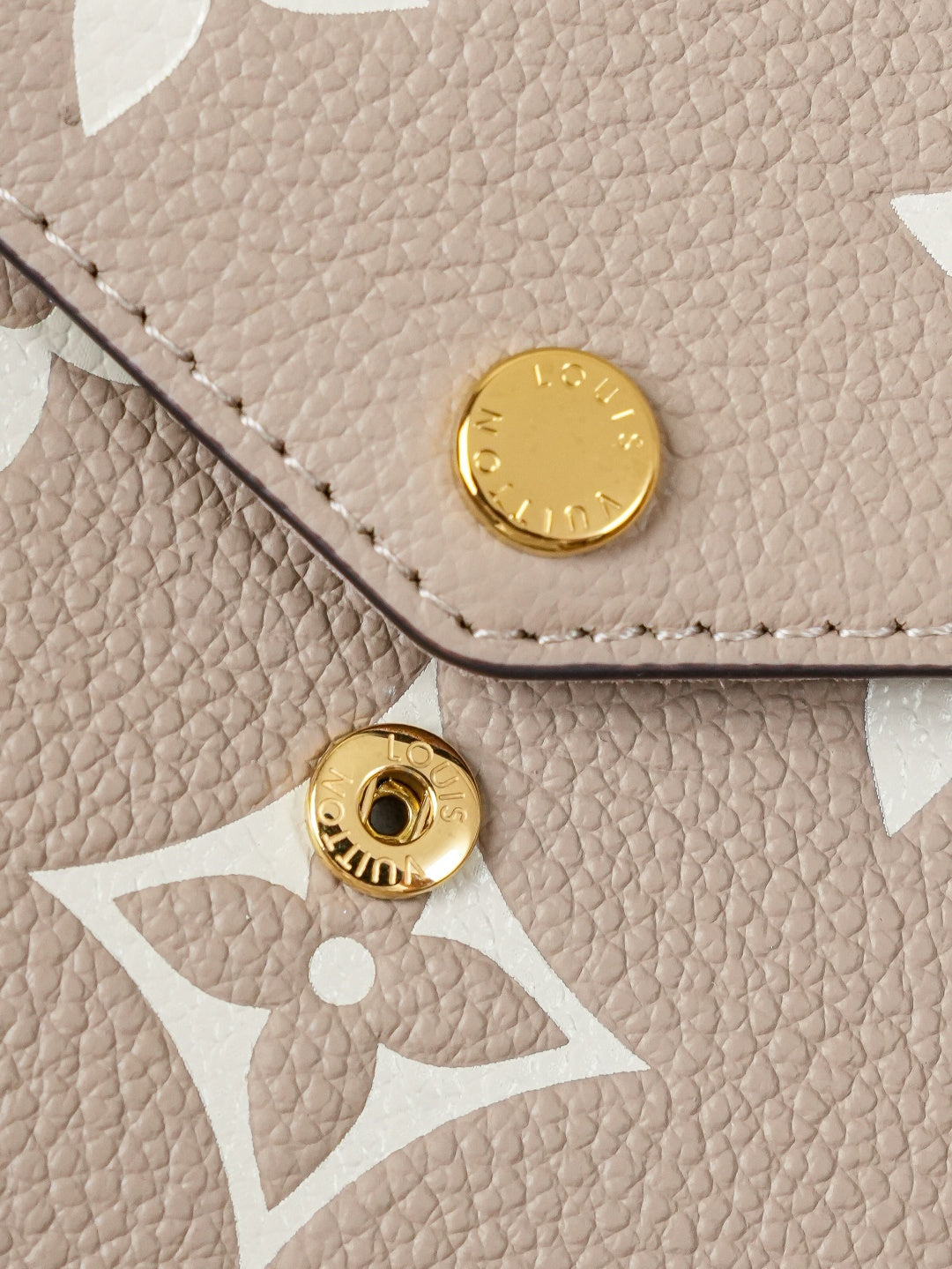 Wallet On Chain M82610