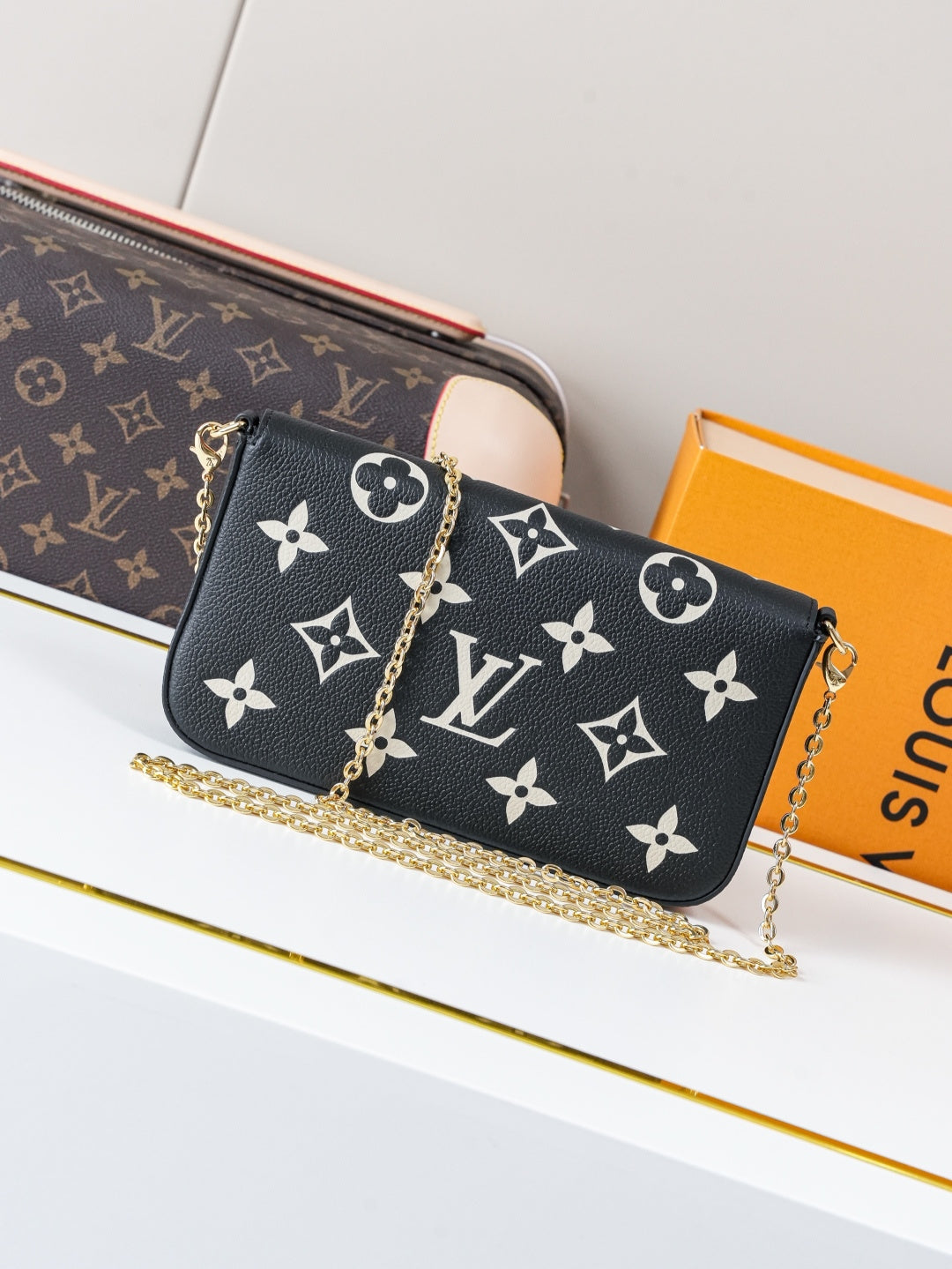 Wallet On Chain M82479