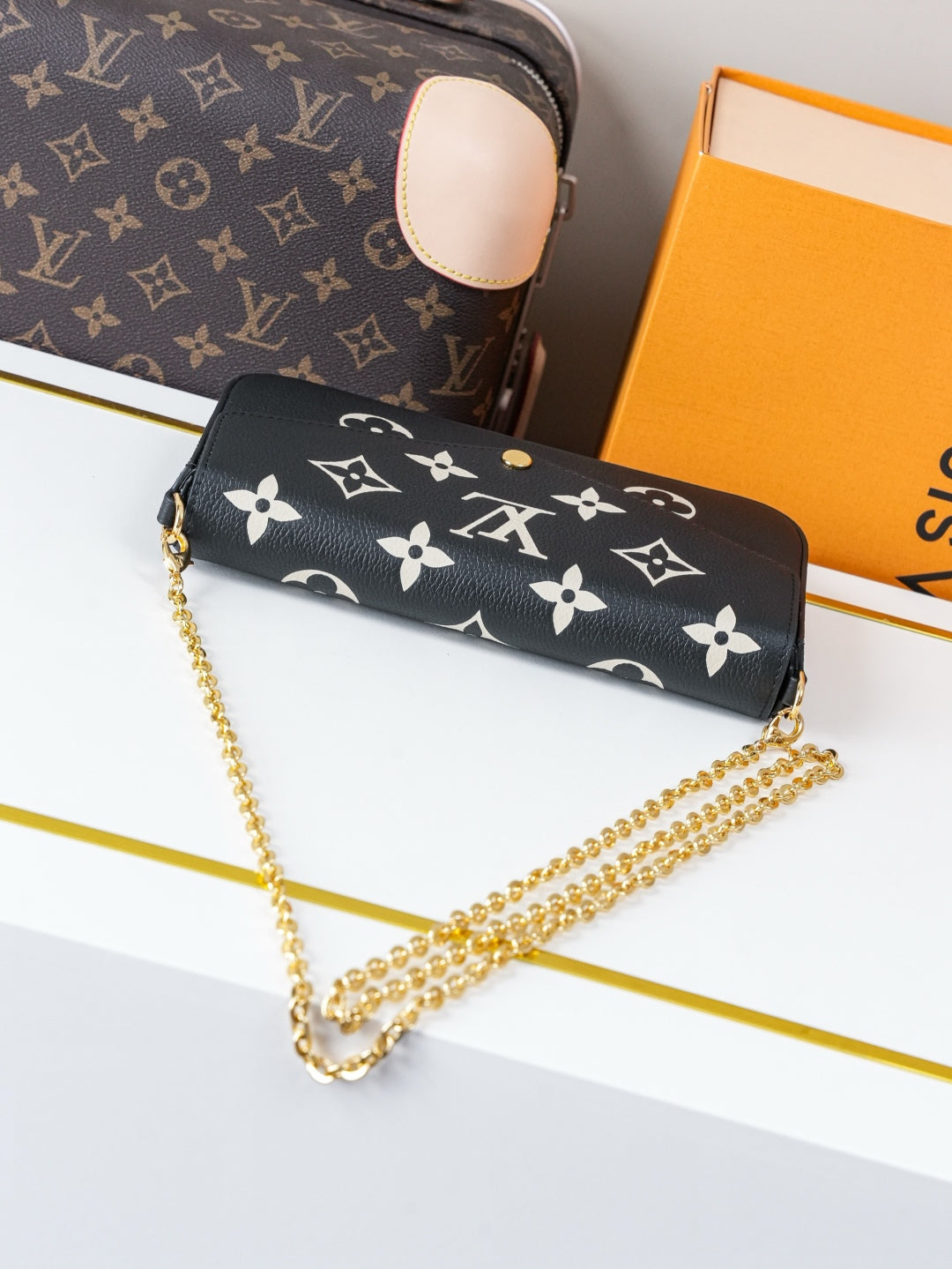 Wallet On Chain M82479