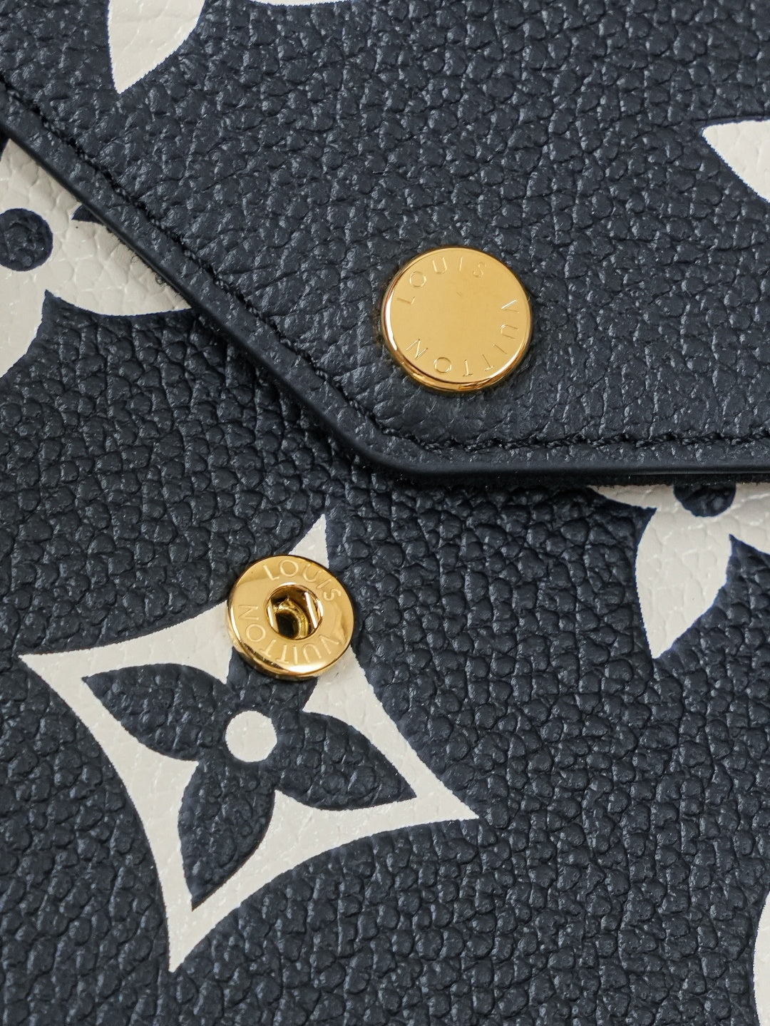 Wallet On Chain M82479