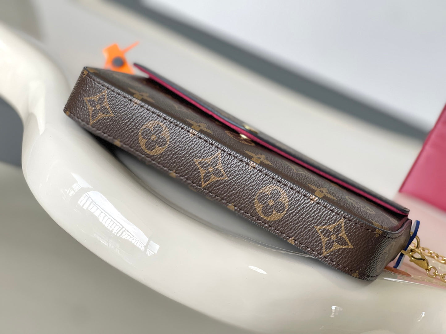Wallet On Chain M81896