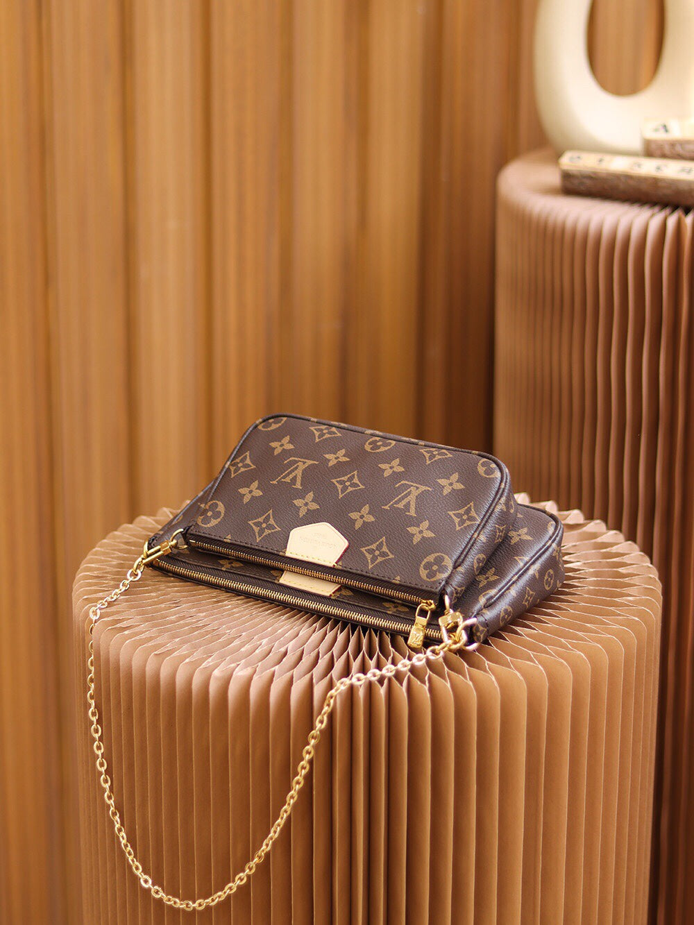Multi Pouch Crossbody Bag M44813