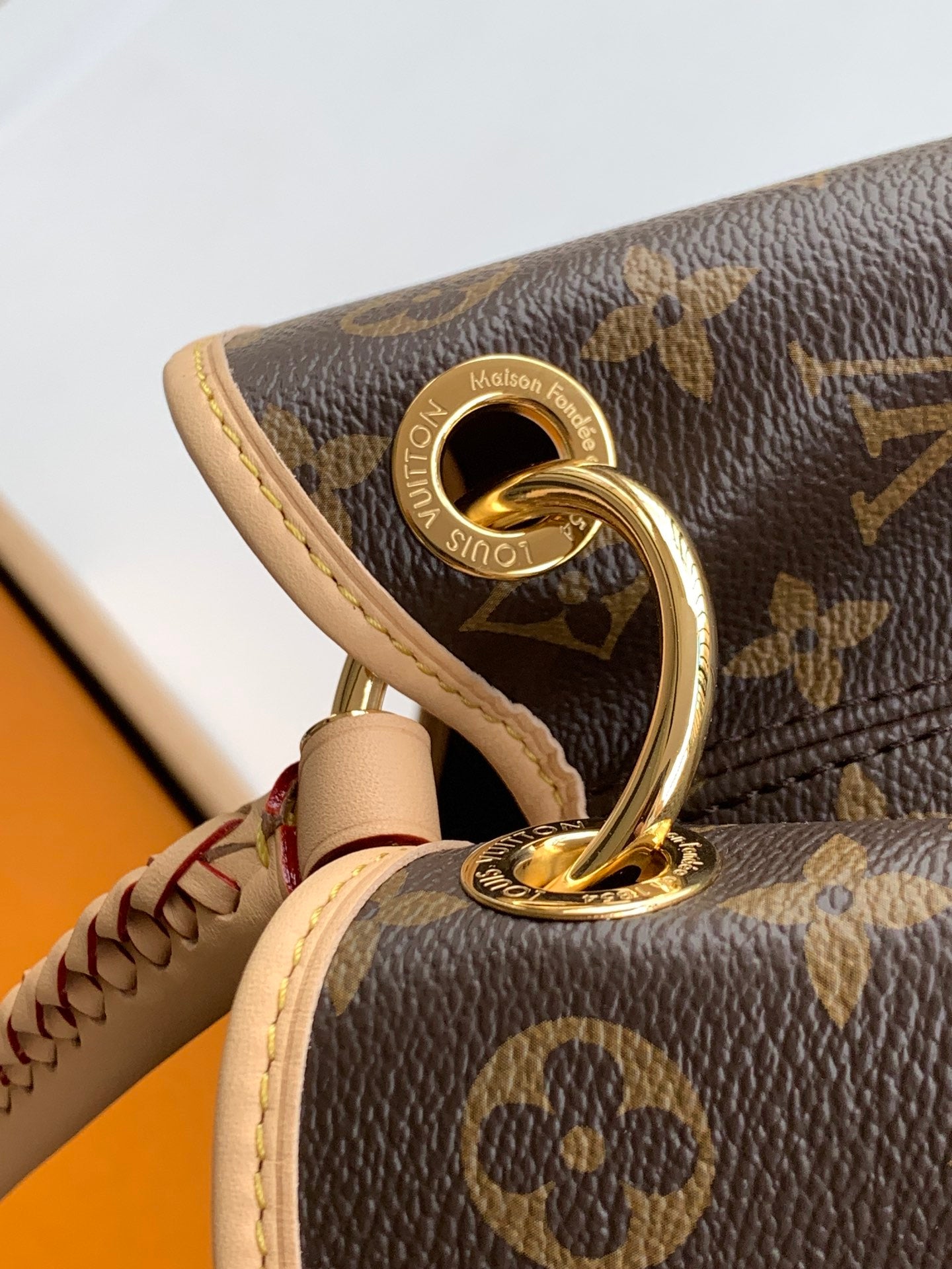 Again Style Hobo Bag M25877