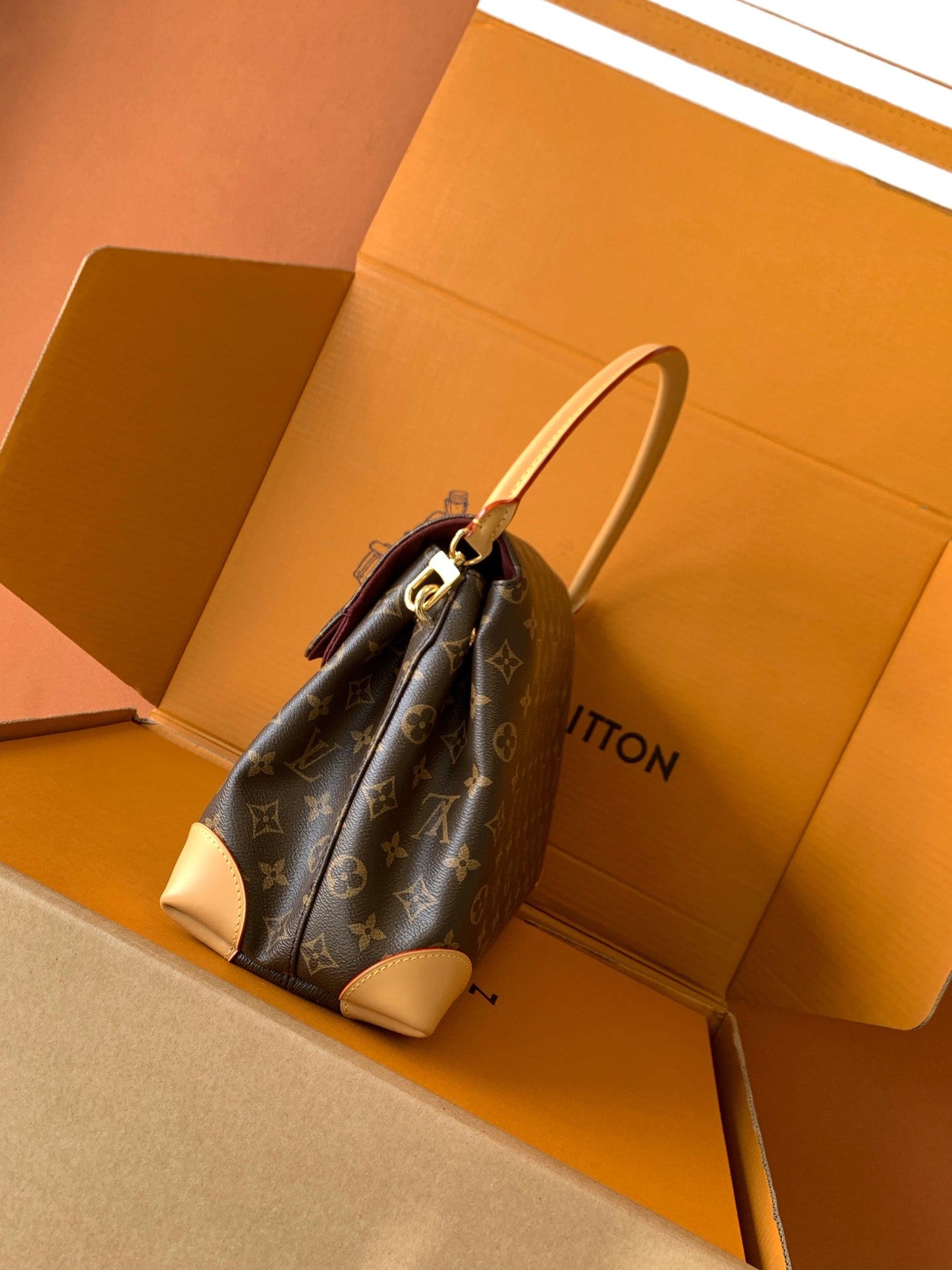 Large Structured Shoulder Bag M14473