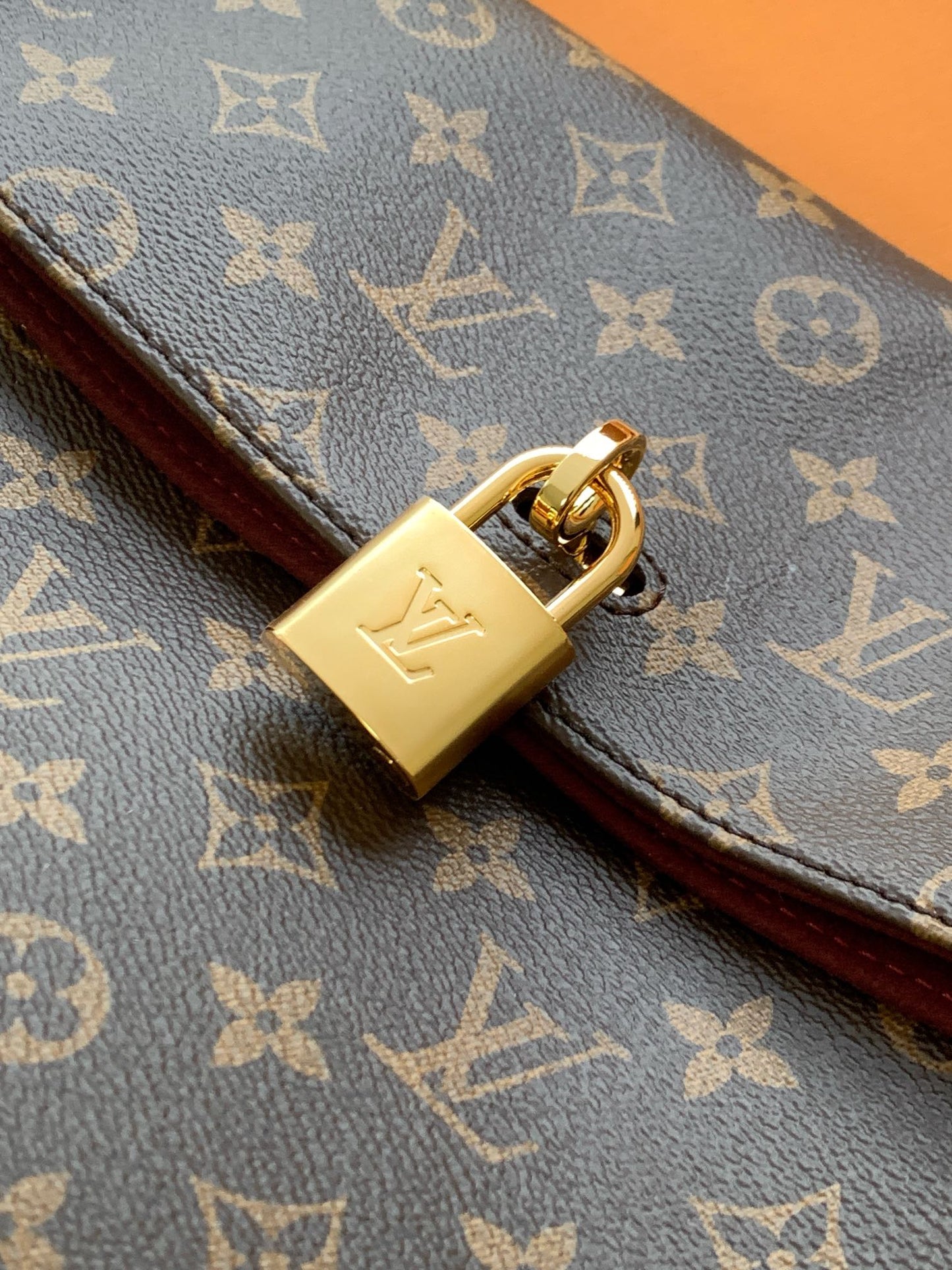 Large Structured Shoulder Bag M14473