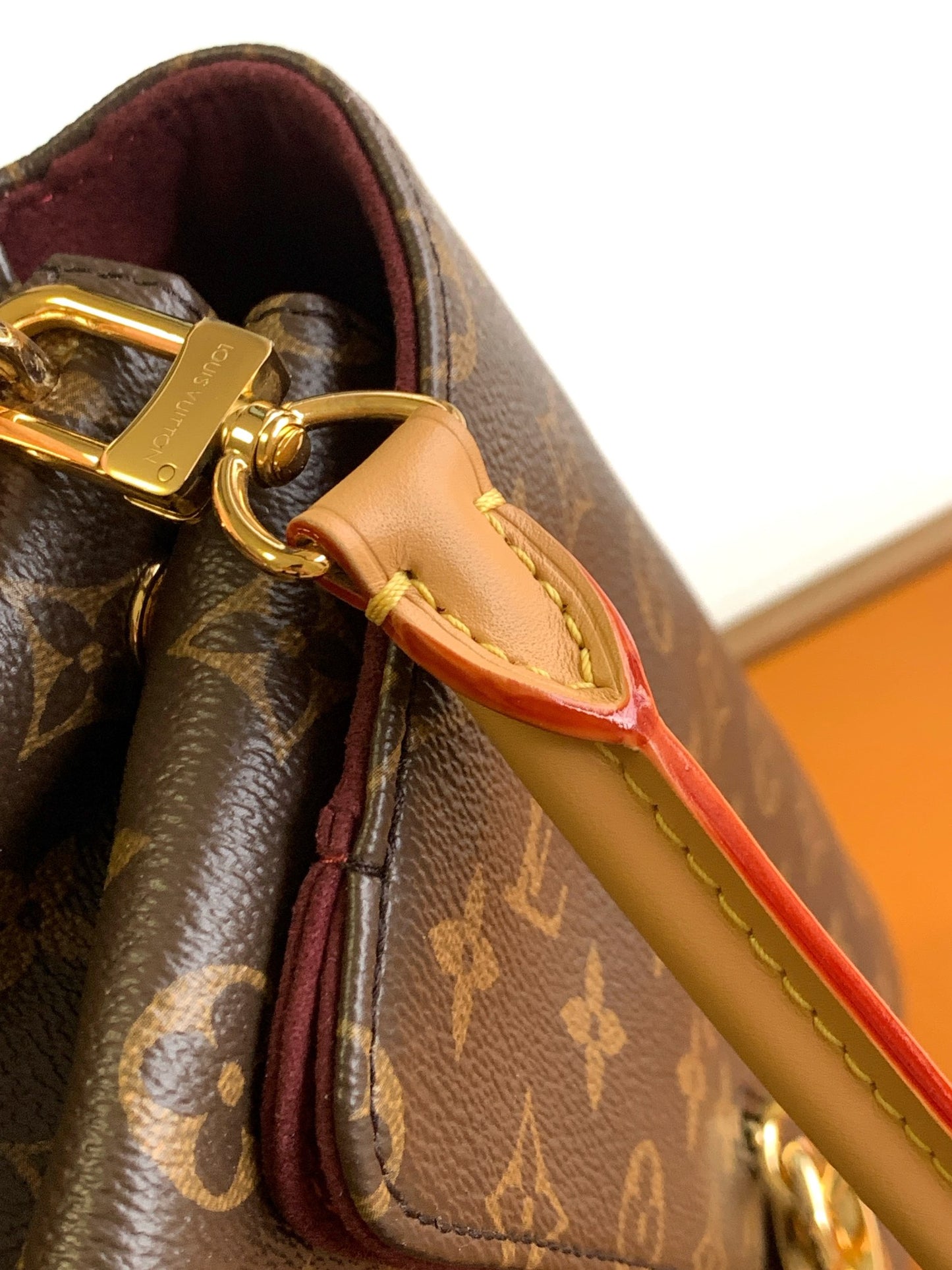 Large Structured Shoulder Bag M14473