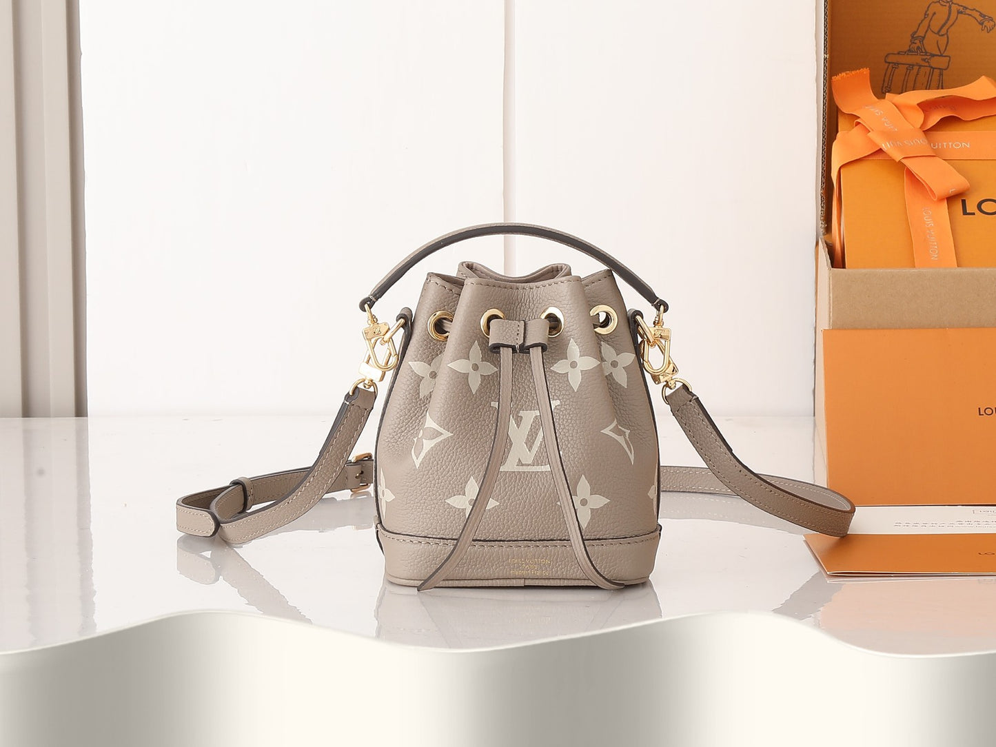 Bucket Bag Nano M46291