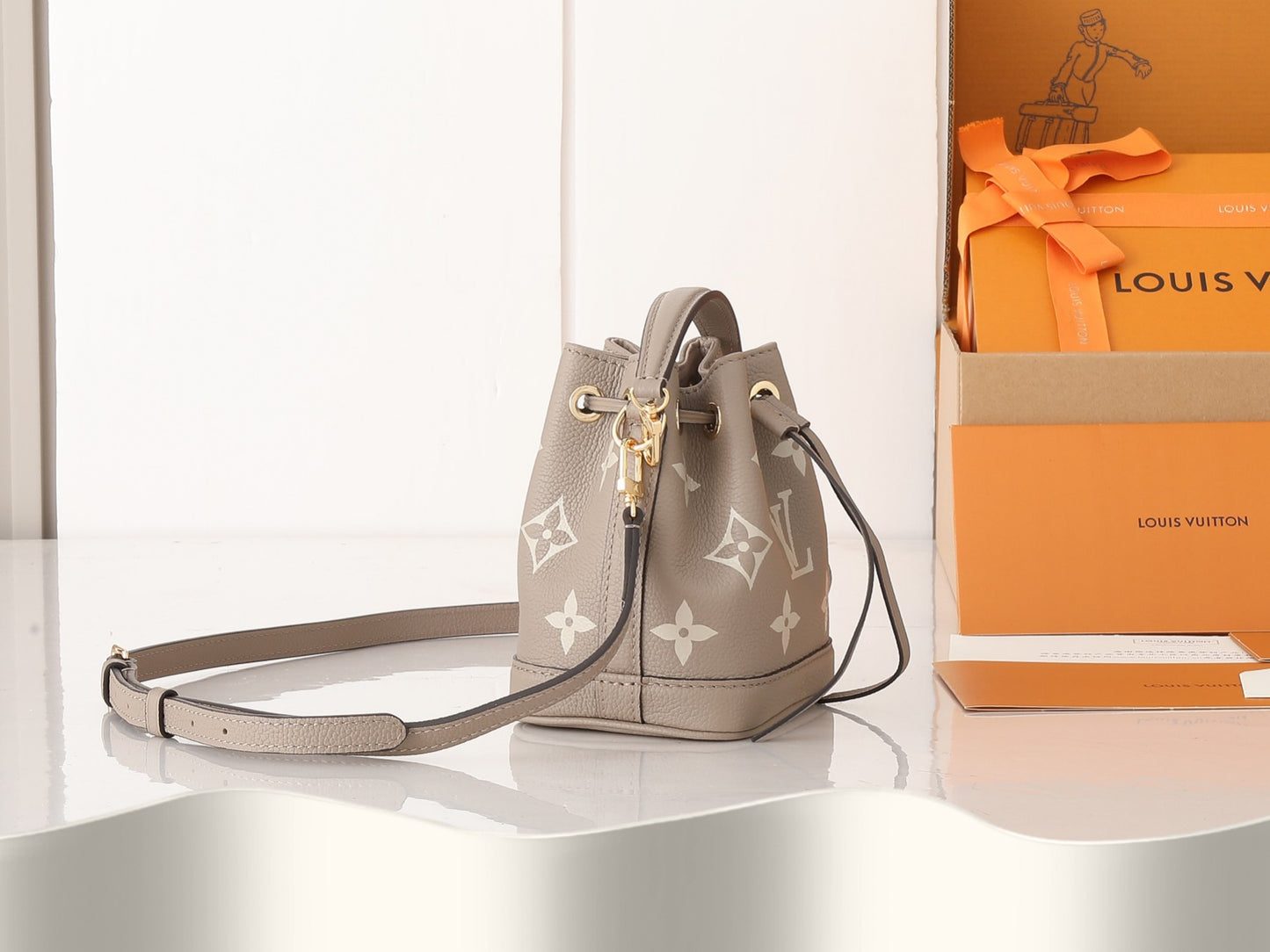 Bucket Bag Nano M46291