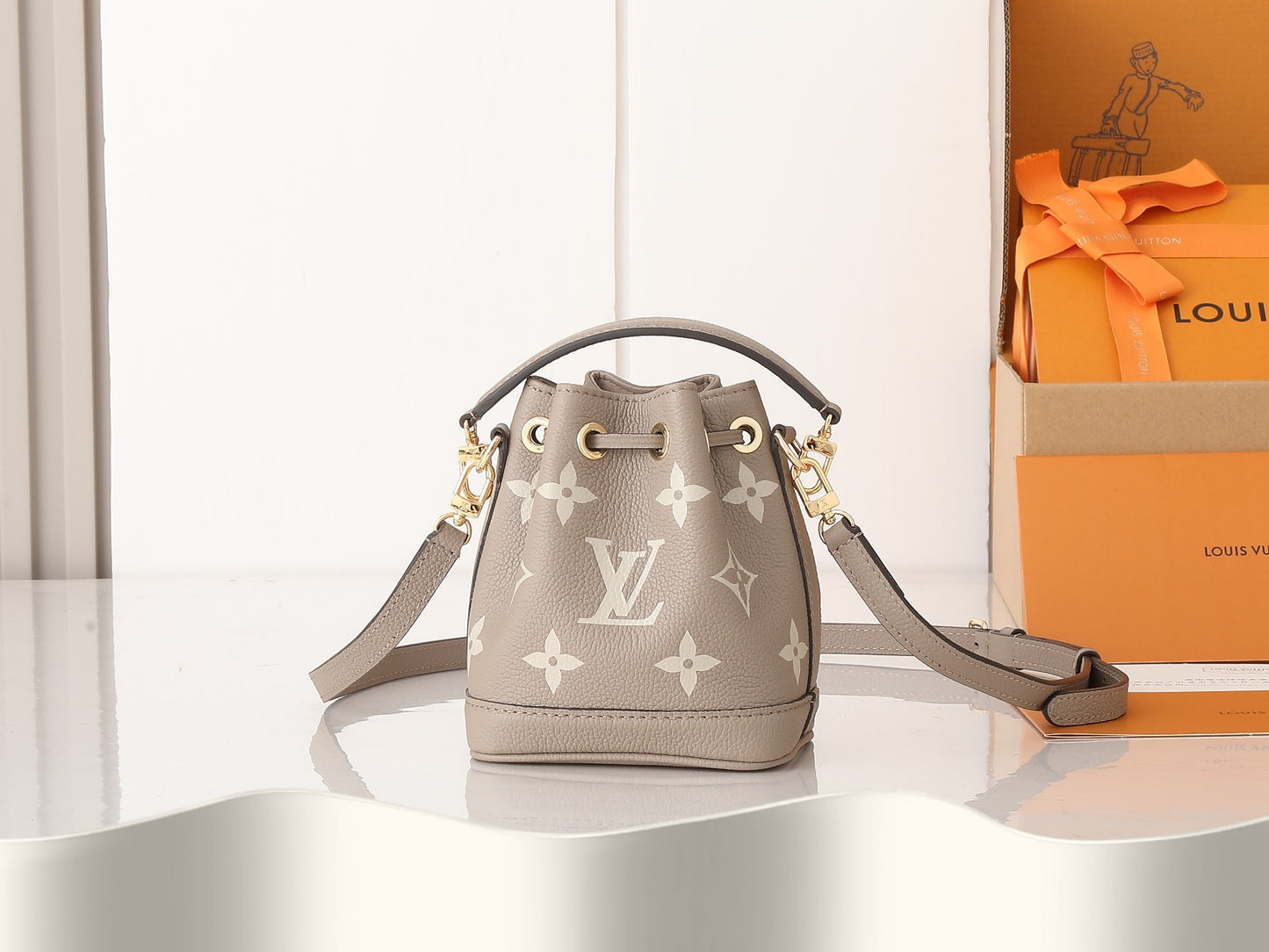 Bucket Bag Nano M46291
