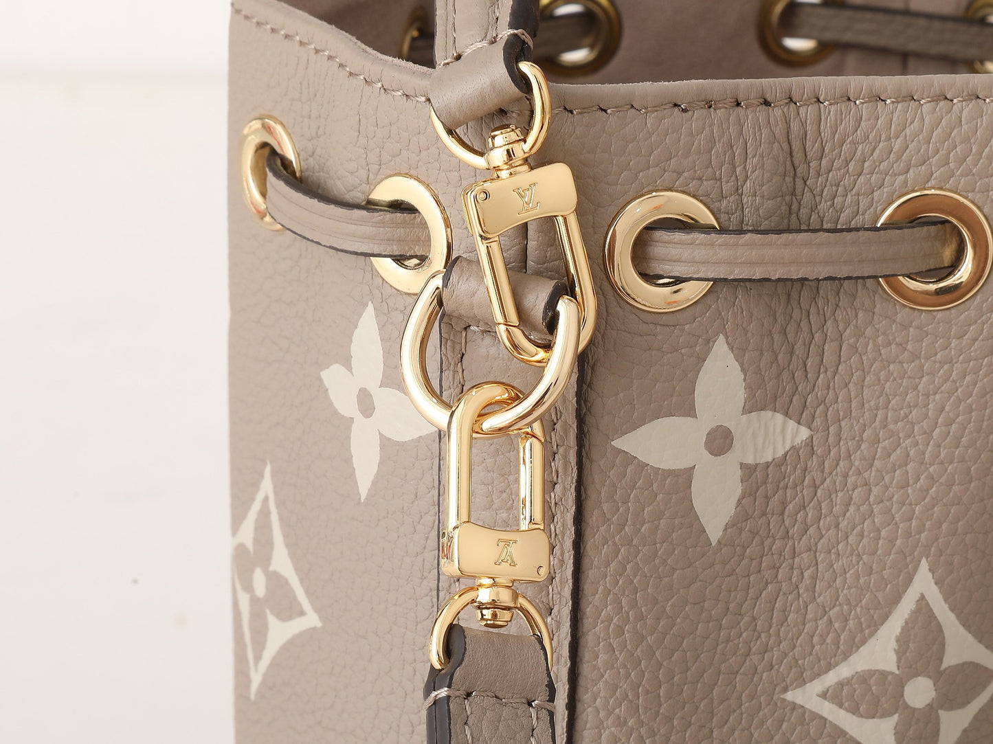 Bucket Bag Nano M46291