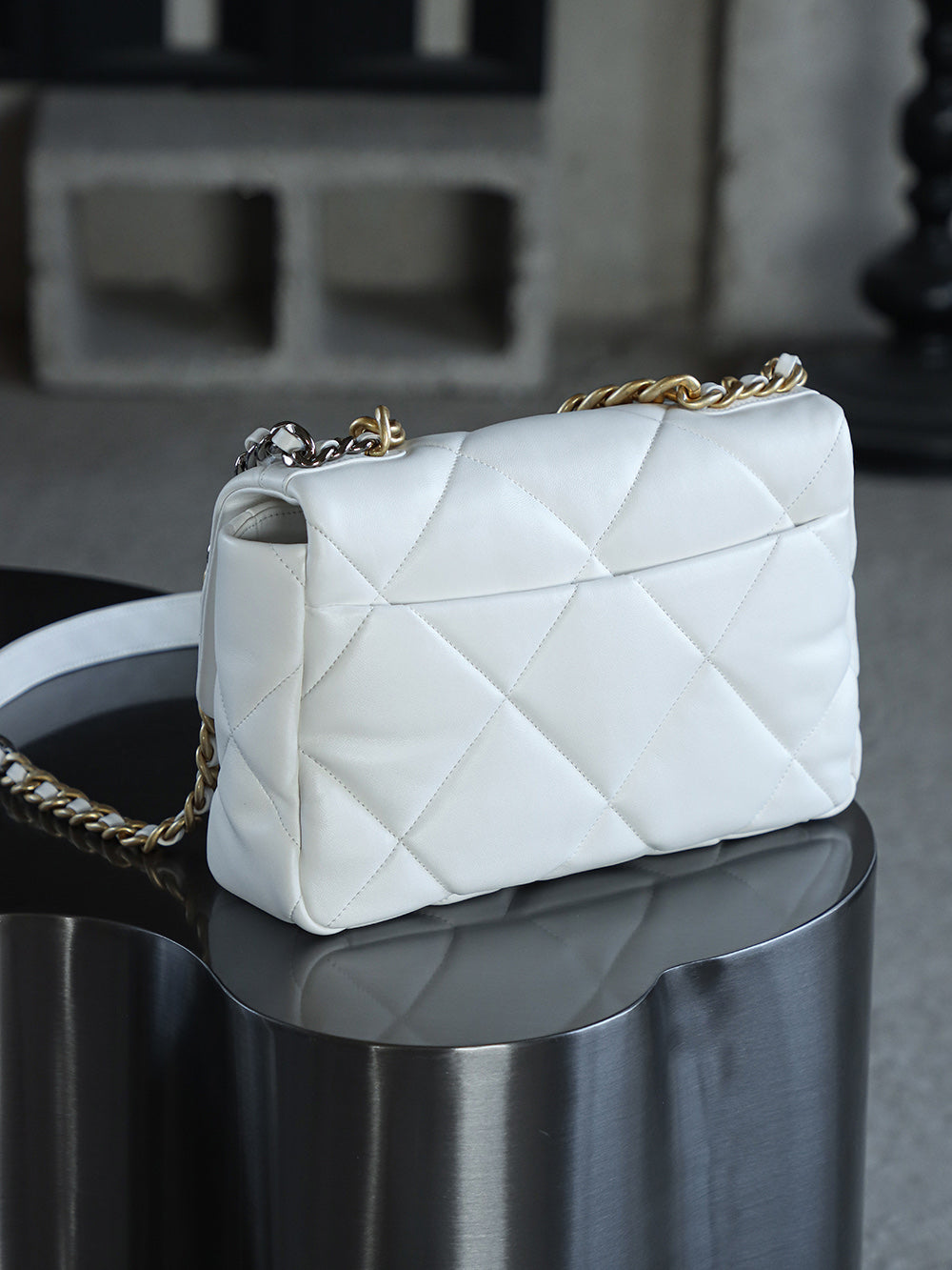 Quilted Flap Shoulder 19 Bag W - S
