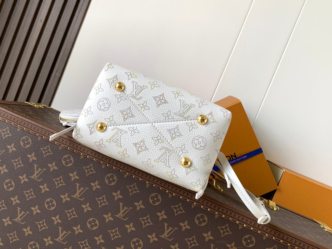 Bolso de hombro con solapa de cadena M45836