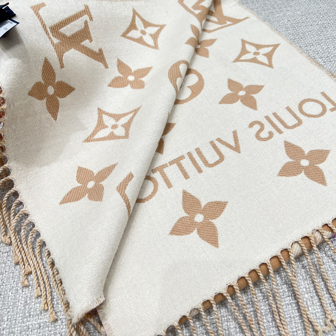Essential Scarf M77728