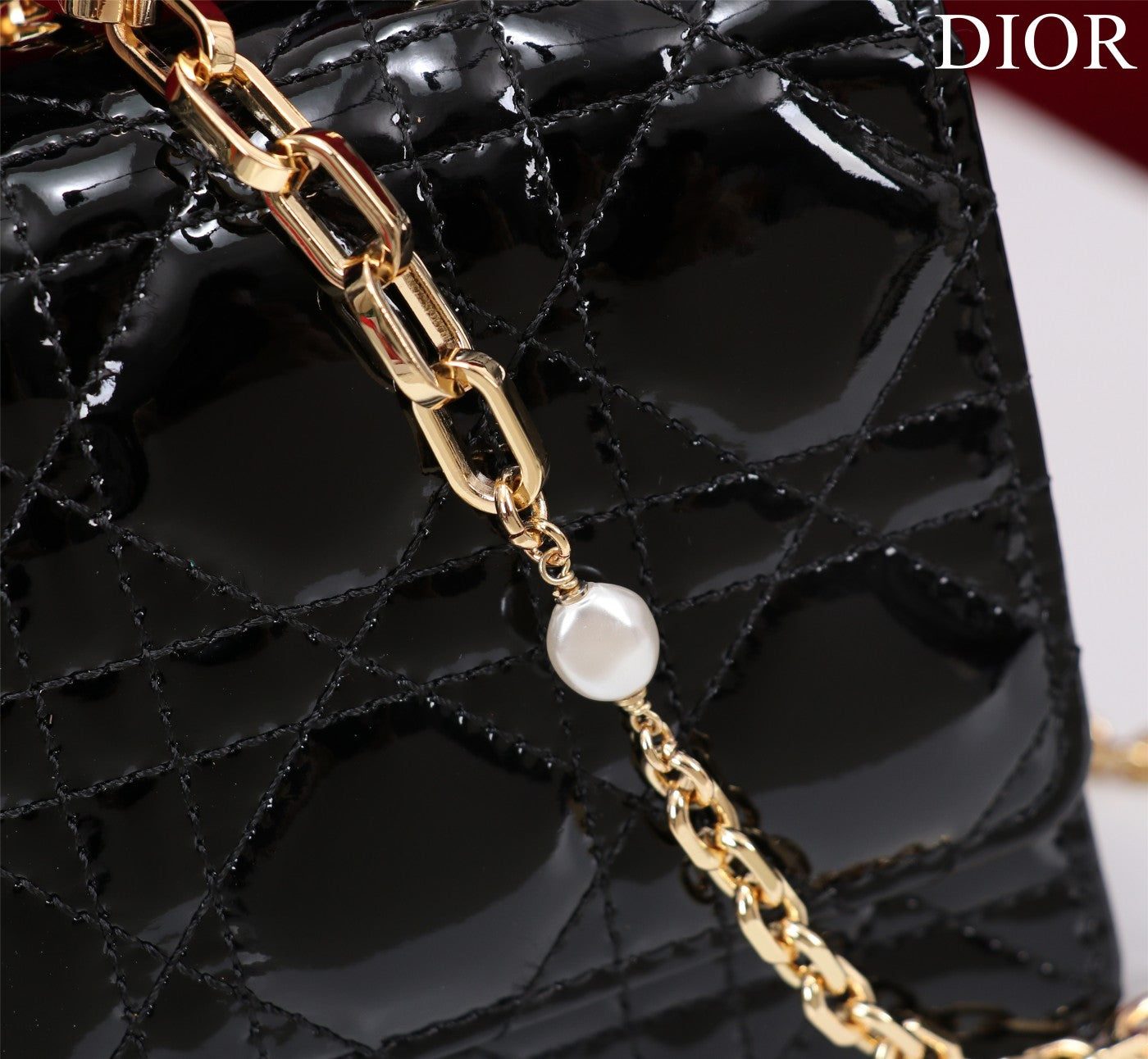 Mini Cannage Chain Flap Bag M900
