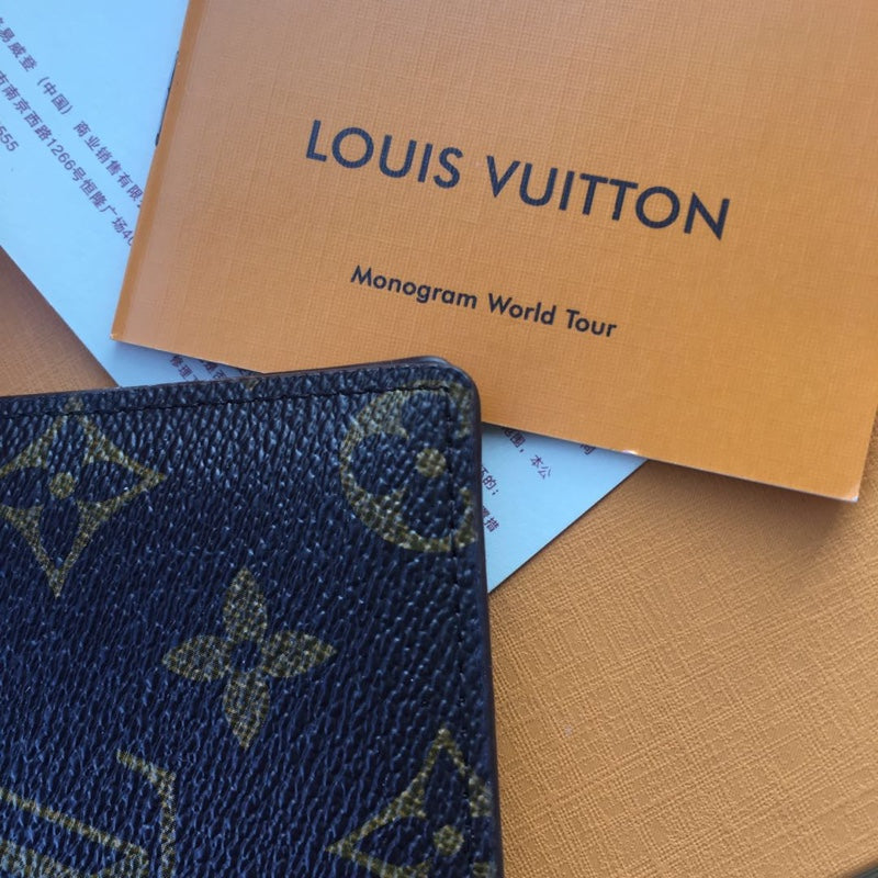 Multiple Wallet - M60895