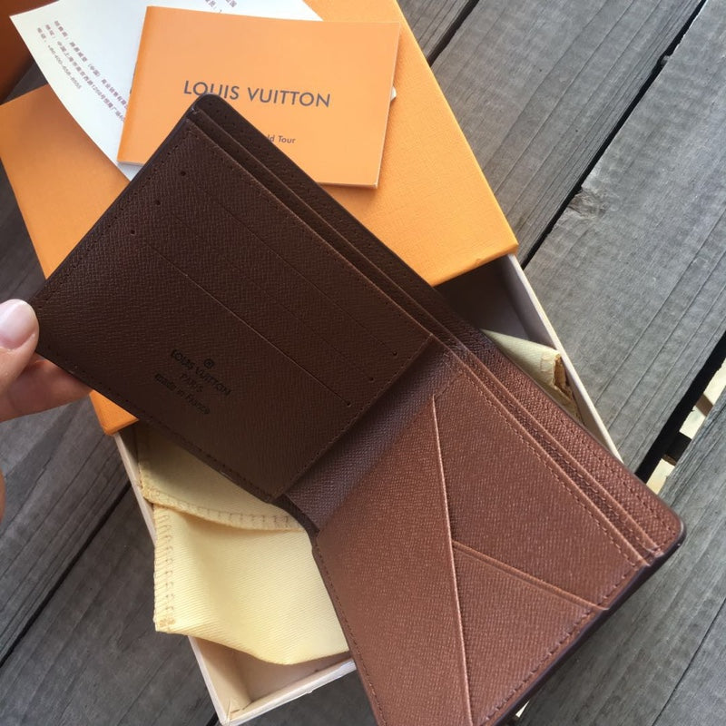 Multiple Wallet - M60895
