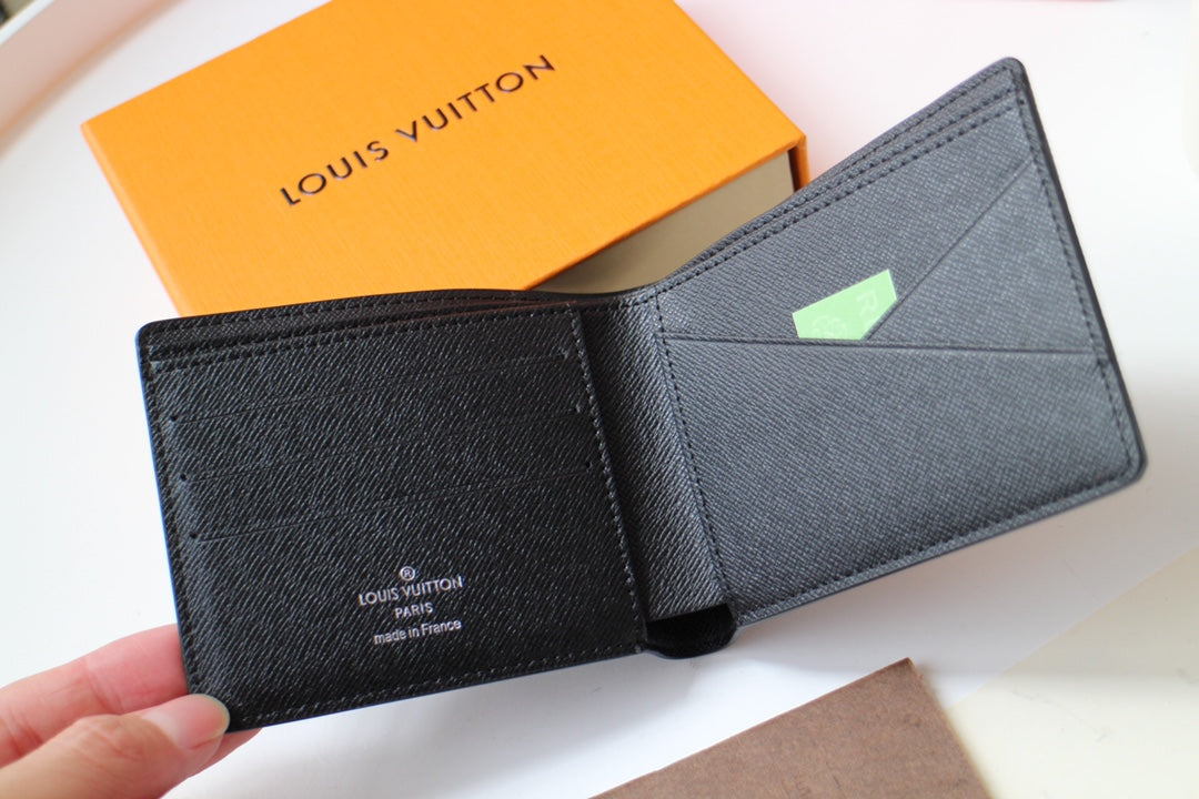 Multiple Wallet - M61695