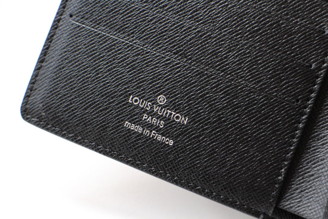Multiple Wallet - M61695