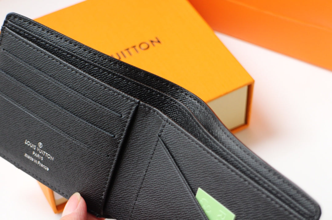 Multiple Wallet - M61695