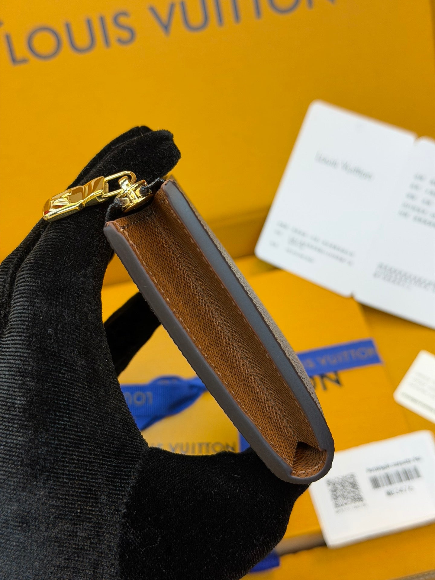 Compact Wallet - M83476