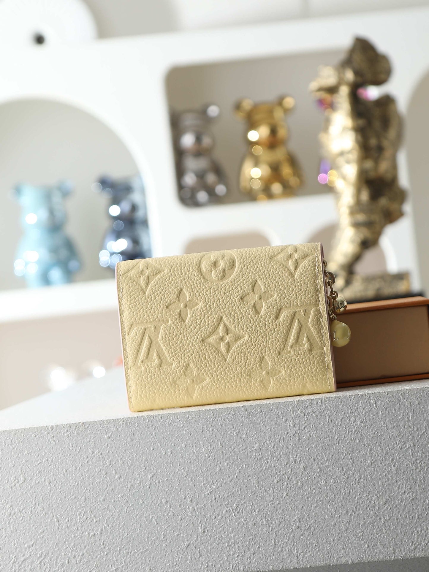 Compact Coin Purse - M28986