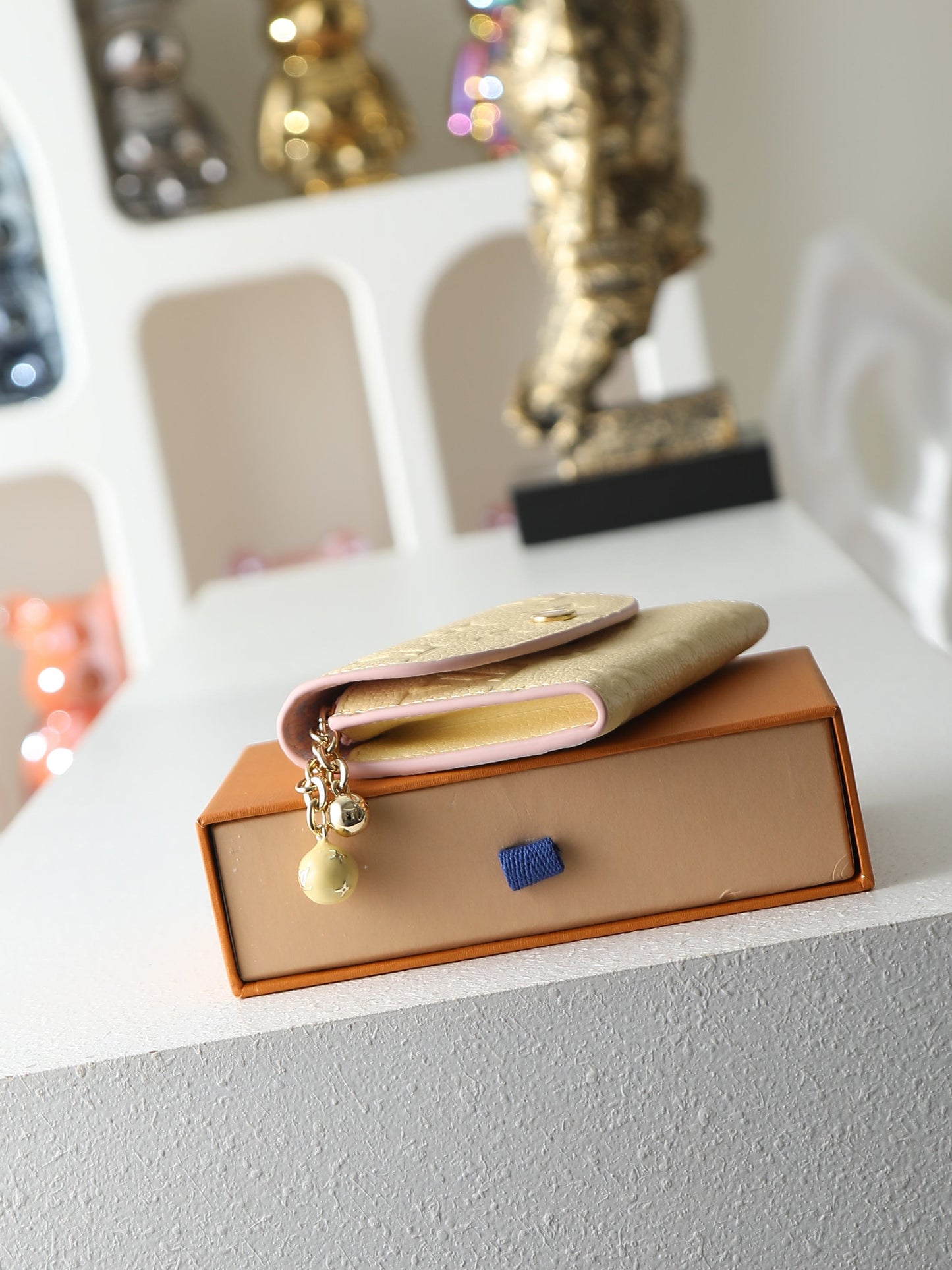 Compact Coin Purse - M28986