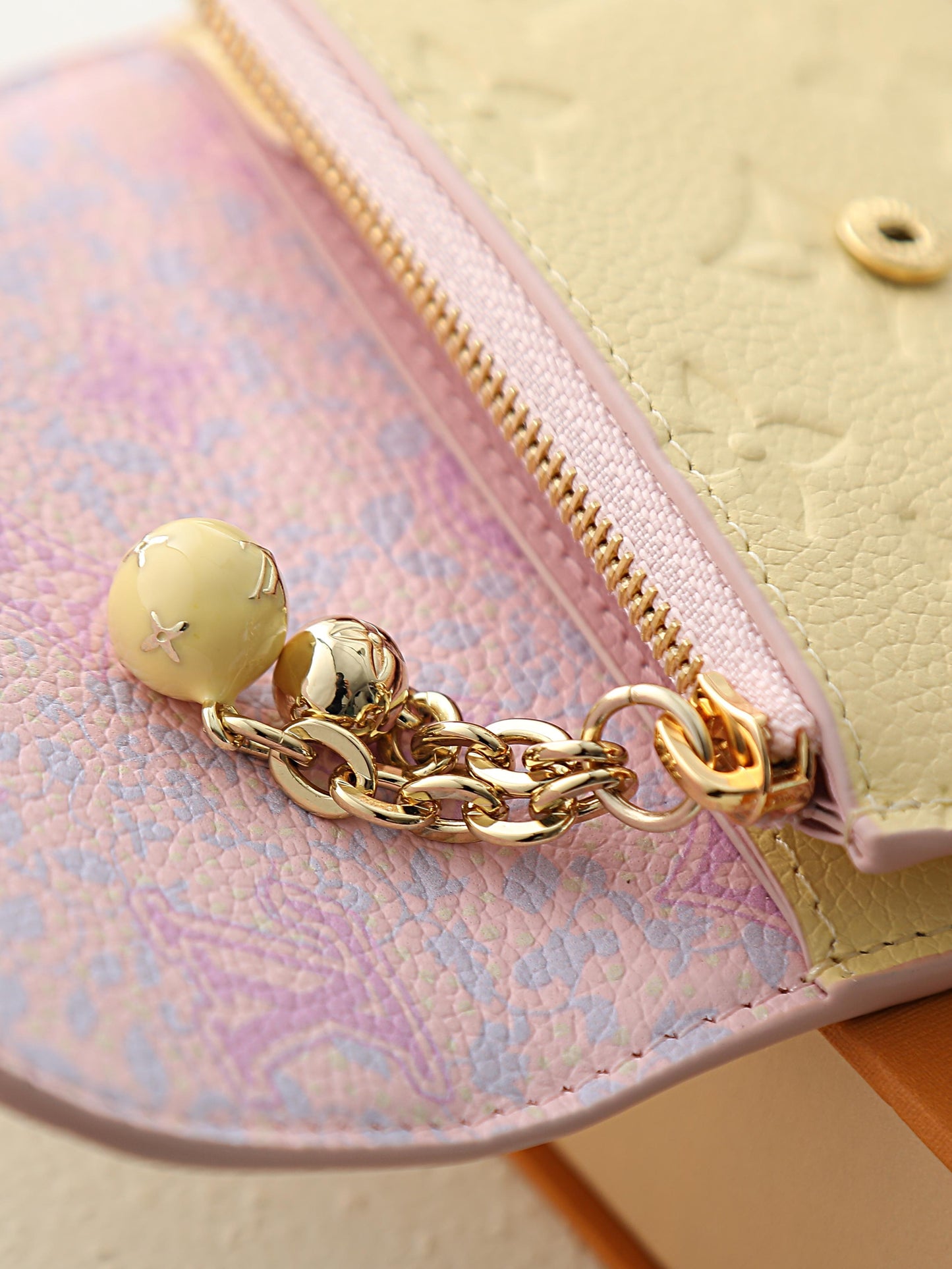 Compact Coin Purse - M28986