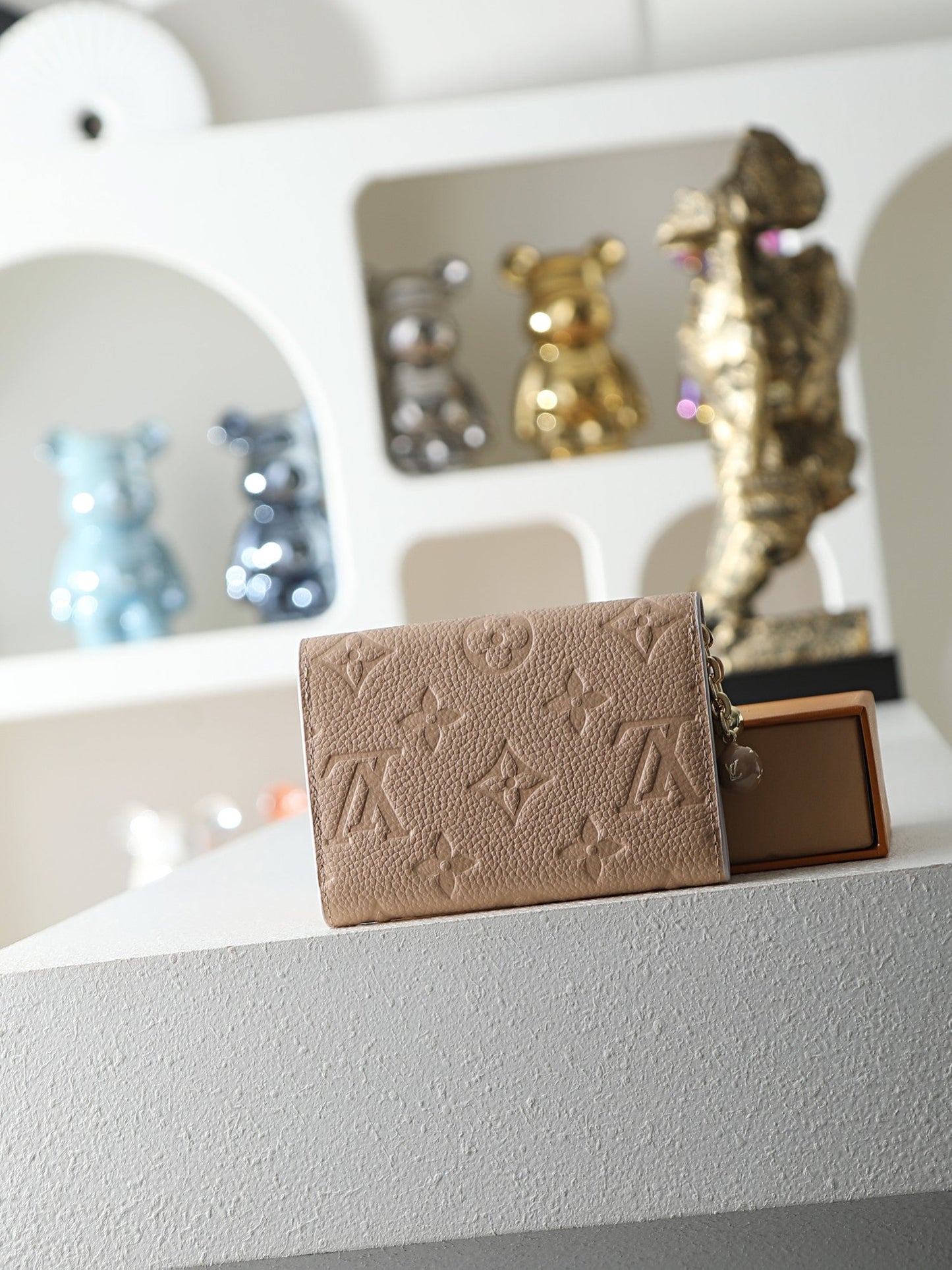Compact Coin Purse - M28987