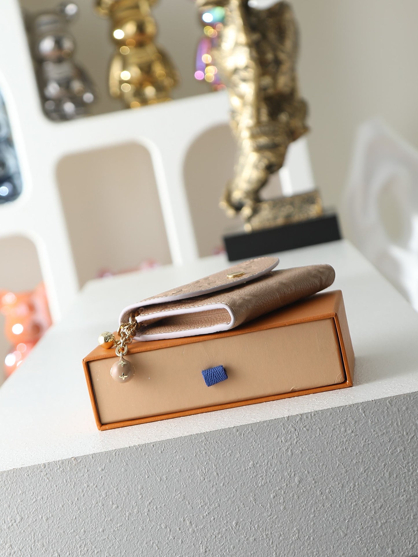 Compact Coin Purse - M28987