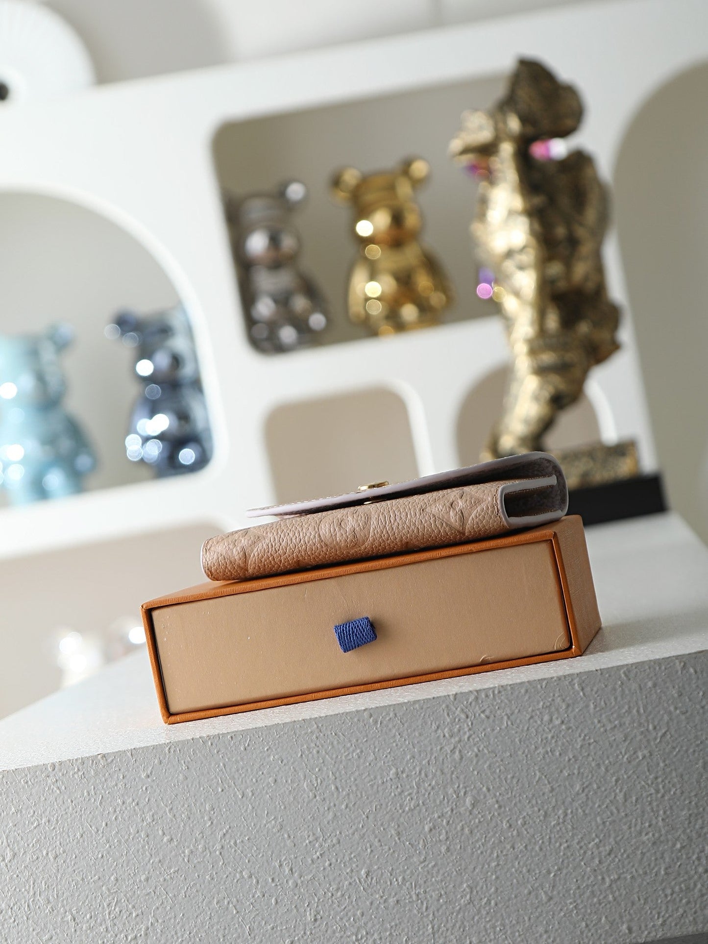 Compact Coin Purse - M28987