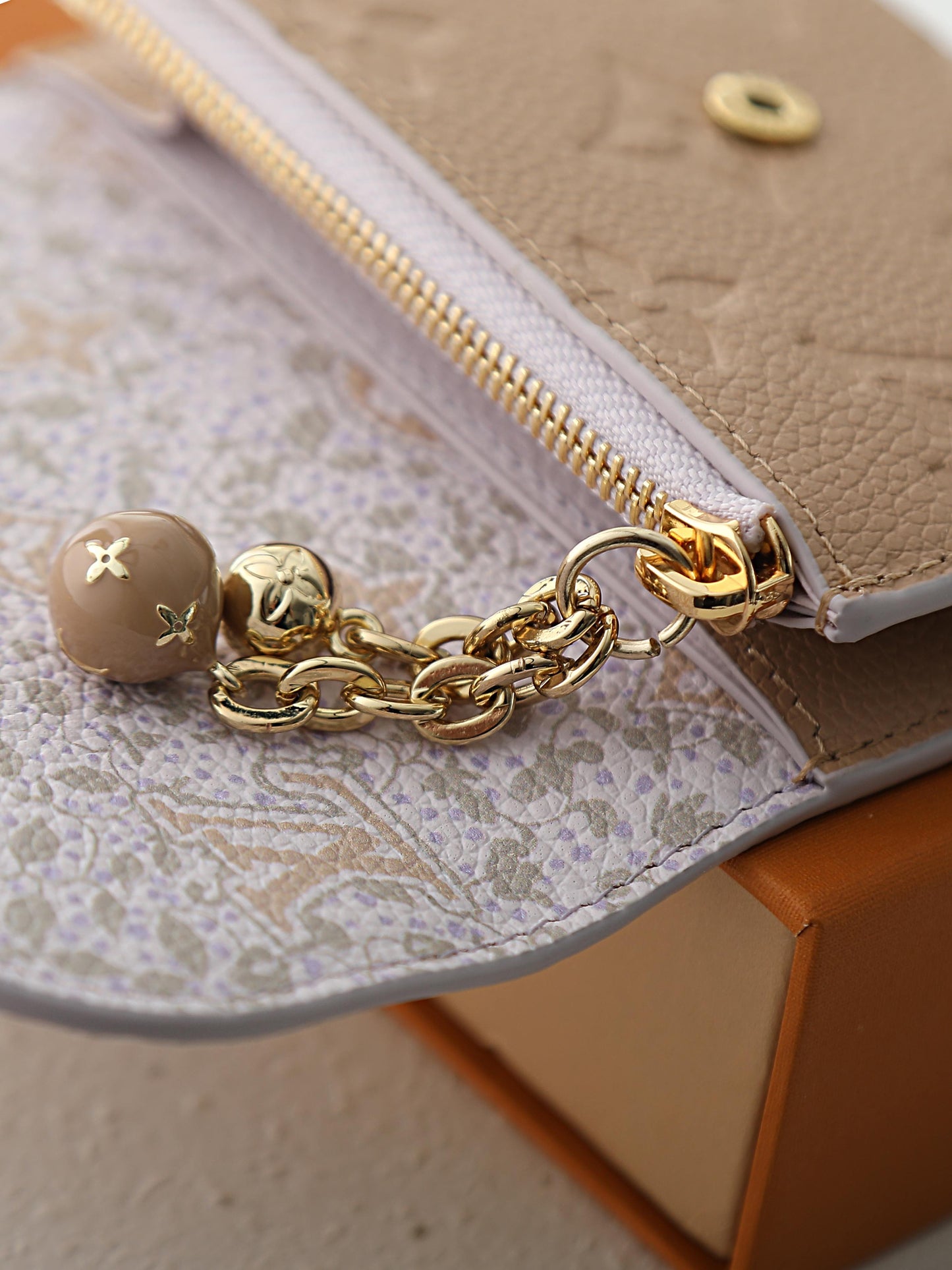 Compact Coin Purse - M28987
