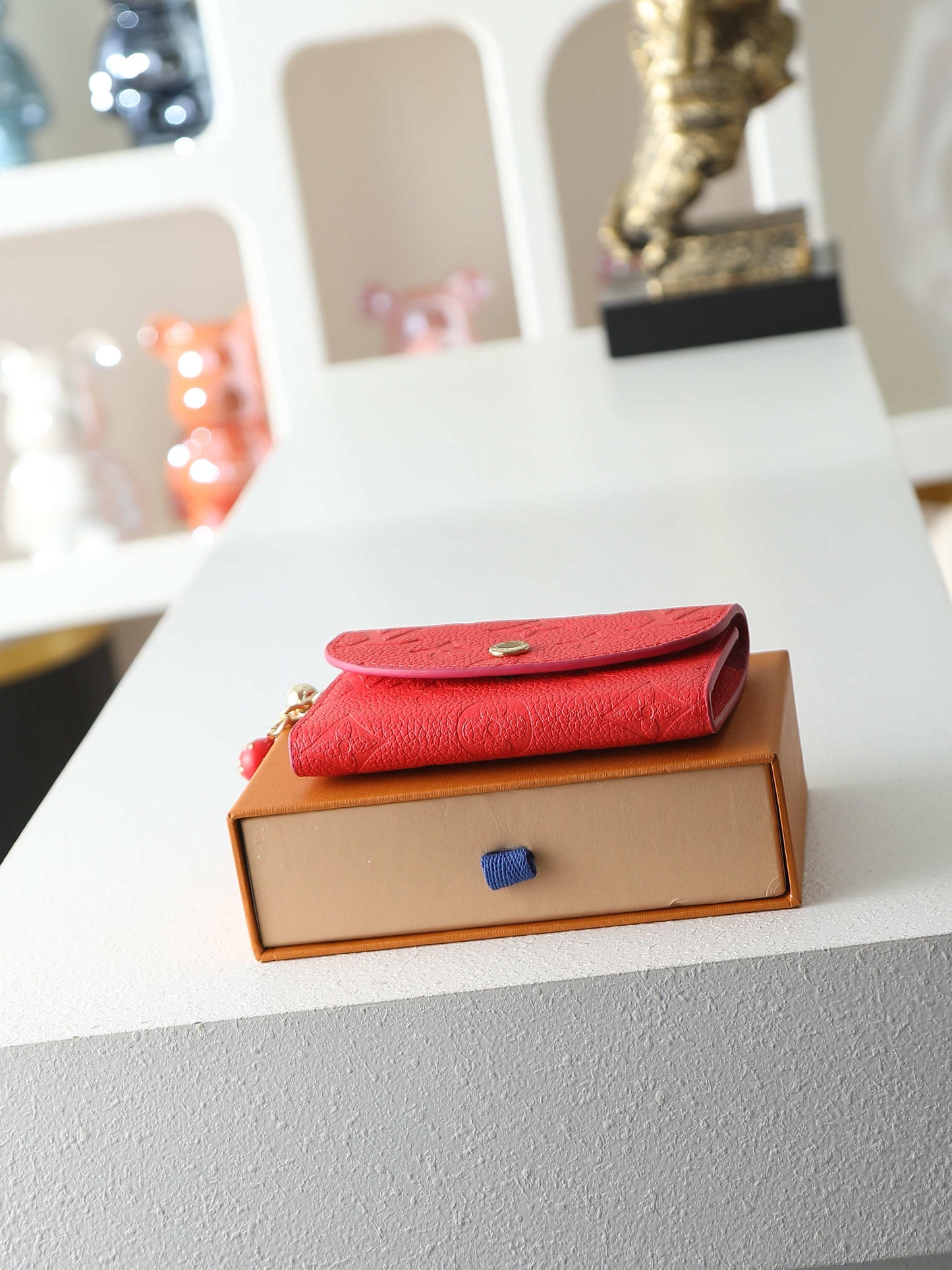 Compact Coin Purse - M28989