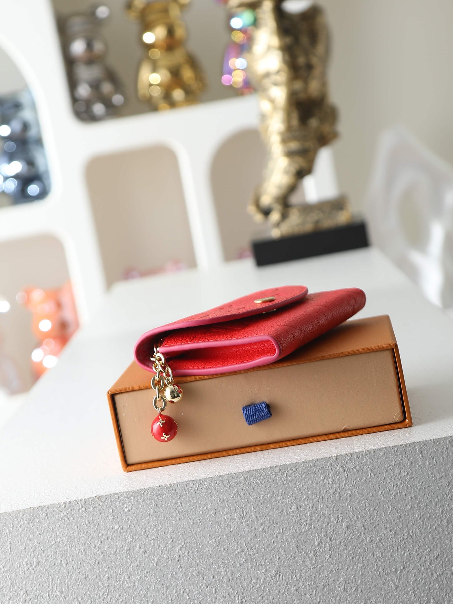 Compact Coin Purse - M28989