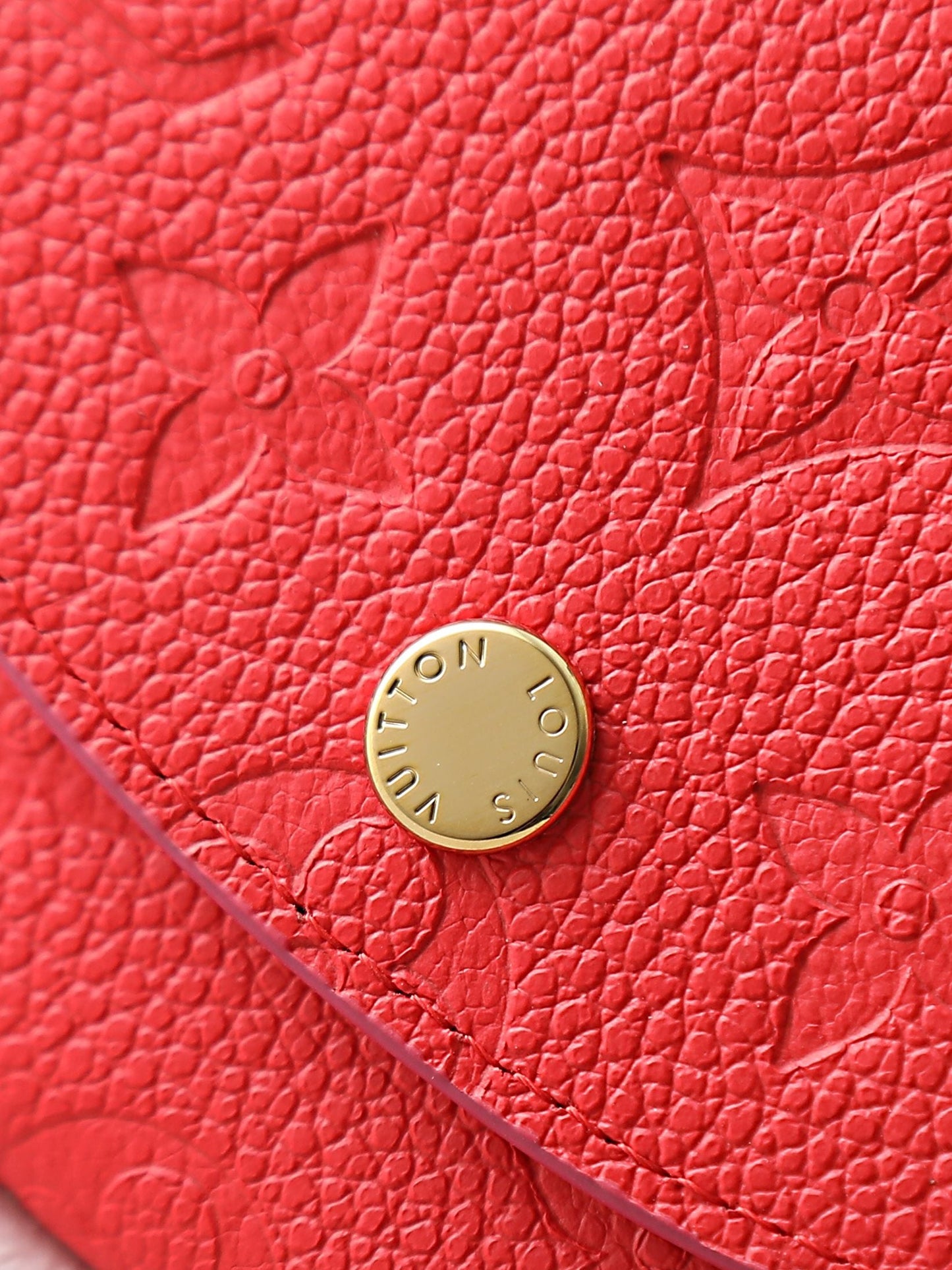 Compact Coin Purse - M28989
