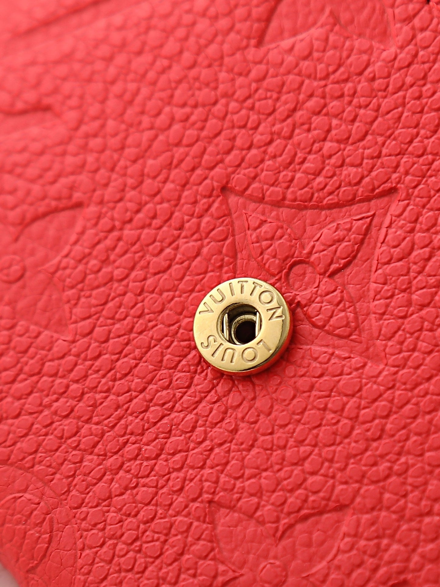 Compact Coin Purse - M28989
