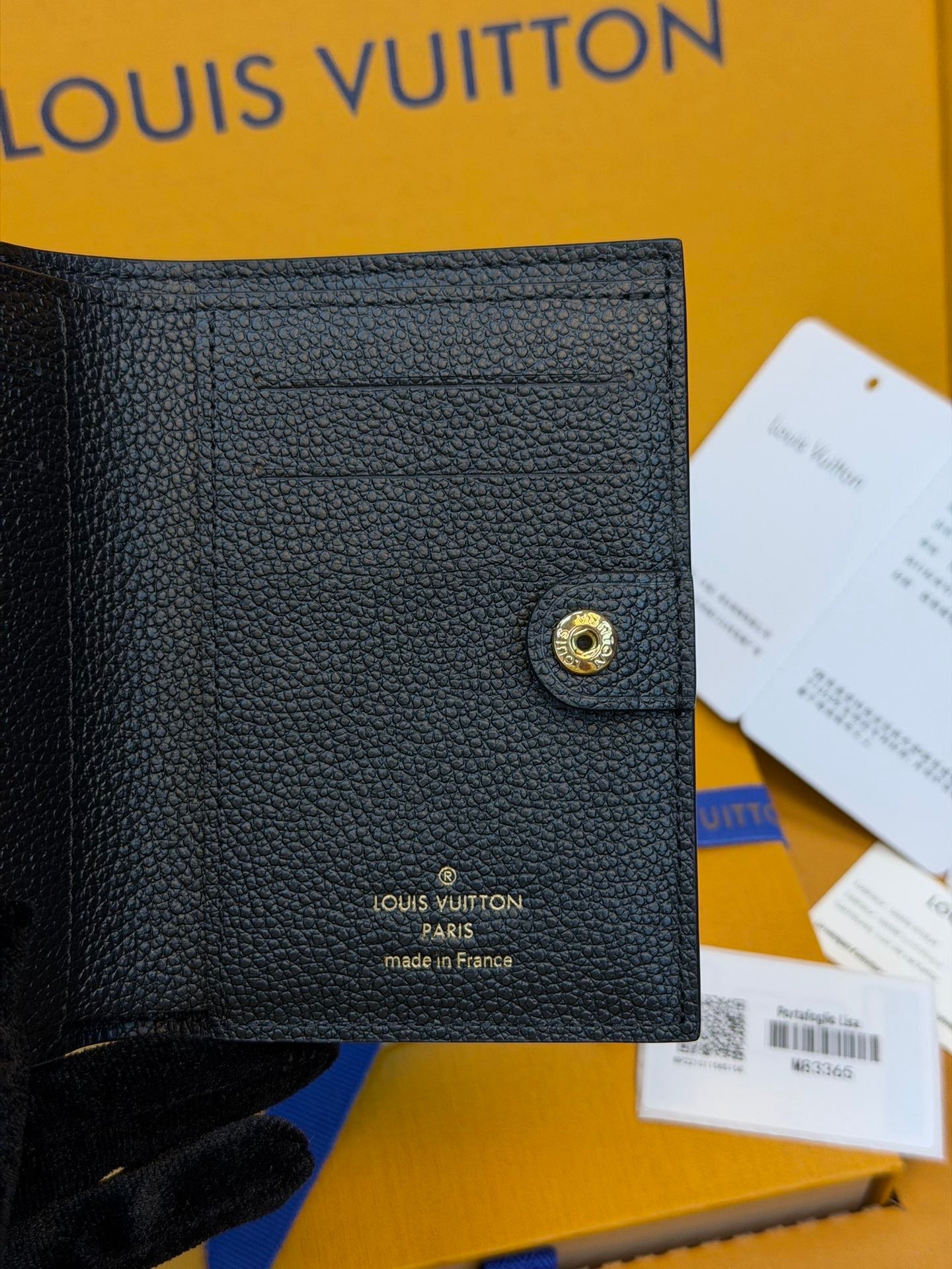 Lisa Compact Wallet - M83365