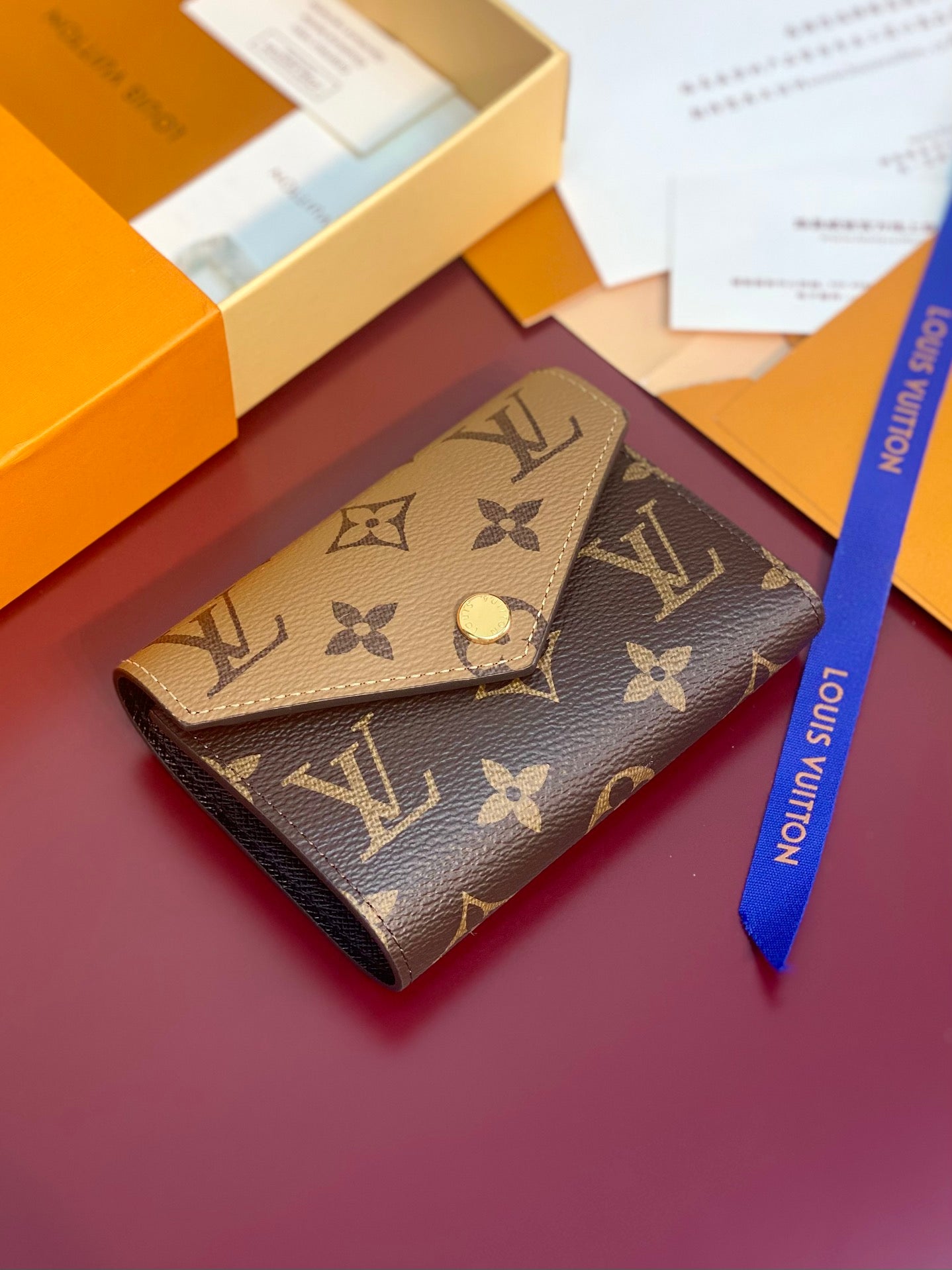 Victorine Compact Wallet - M81557